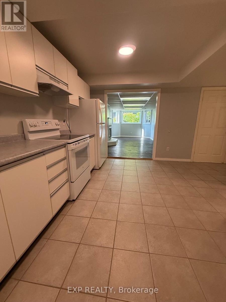 52 Compton Crescent, Bradford West Gwillimbury, Ontario  L3Z 2X6 - Photo 7 - N13735304