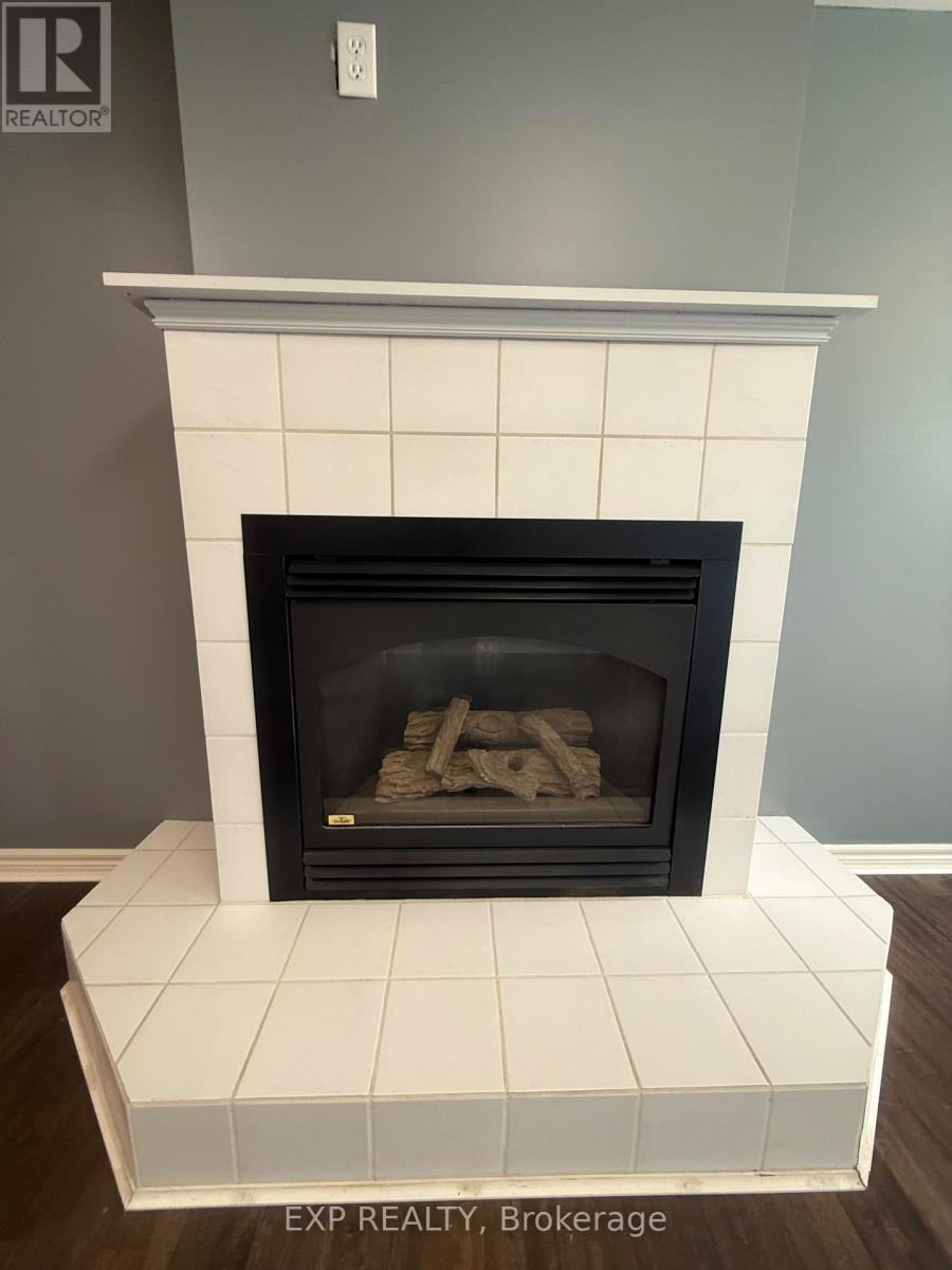 52 Compton Crescent, Bradford West Gwillimbury, Ontario  L3Z 2X6 - Photo 8 - N13735304
