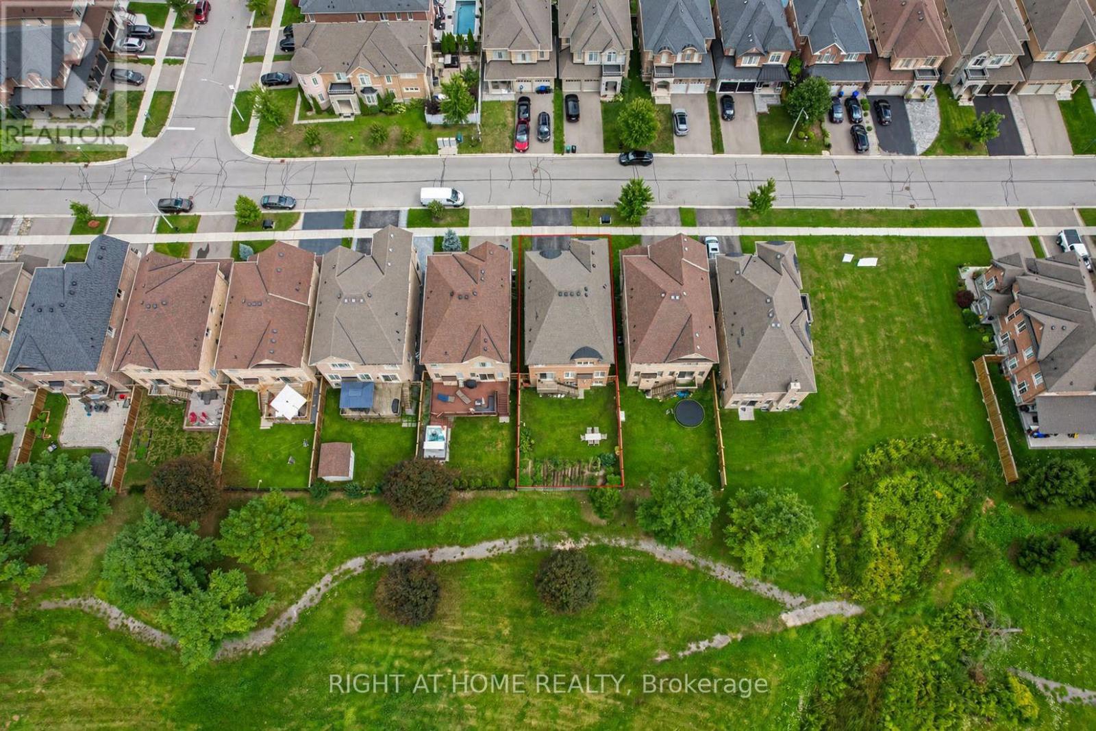96 Inverness Way, Bradford West Gwillimbury, Ontario  L3Z 0W5 - Photo 7 - N13735306