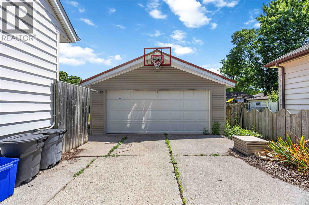 582 Superior Street, Sarnia, Ontario  N7T 7E6 - Photo 25 - 26016320