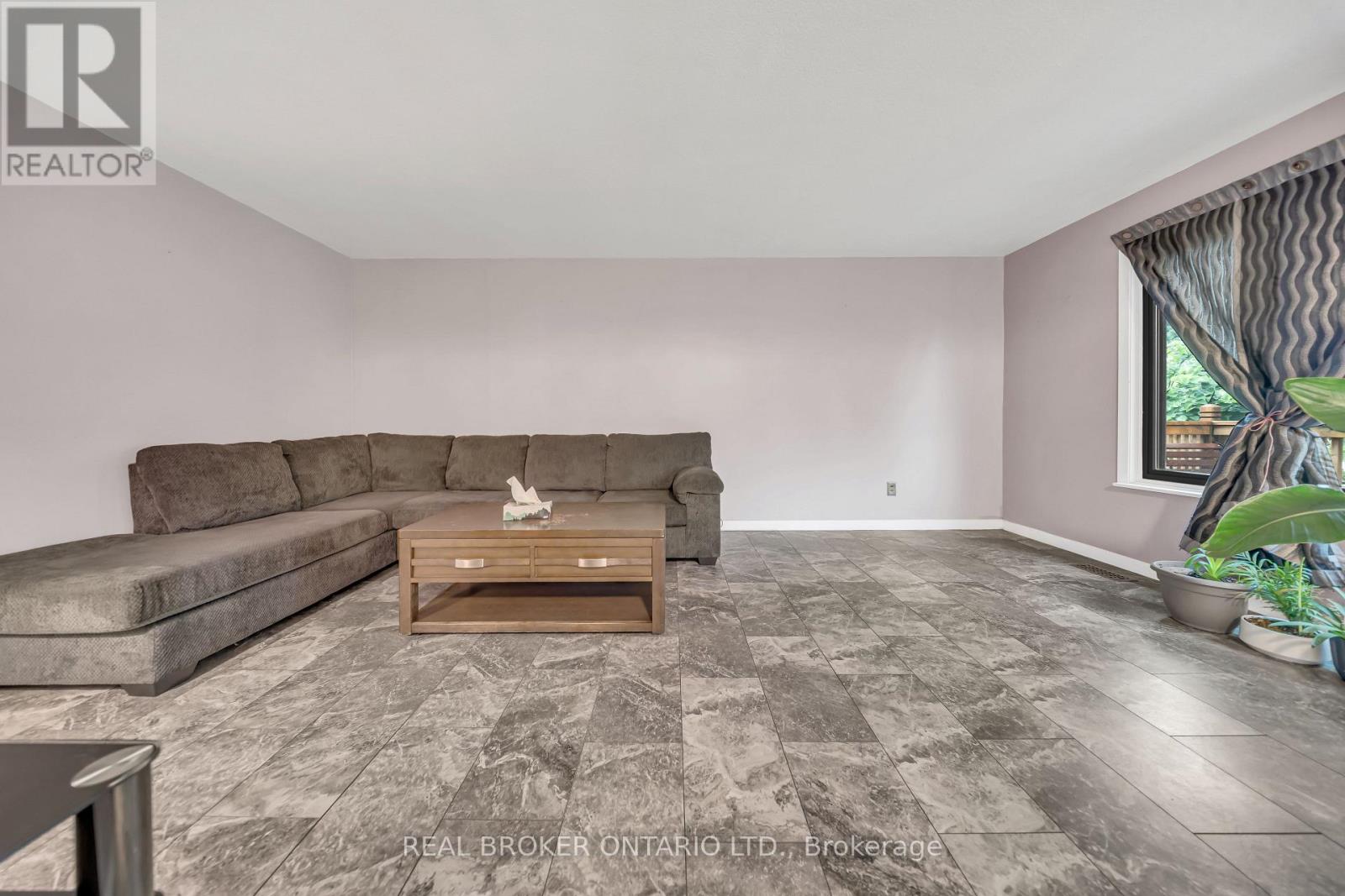 67 Roseford Terrace, Halton Hills, Ontario  L7J 2L2 - Photo 8 - W13735262