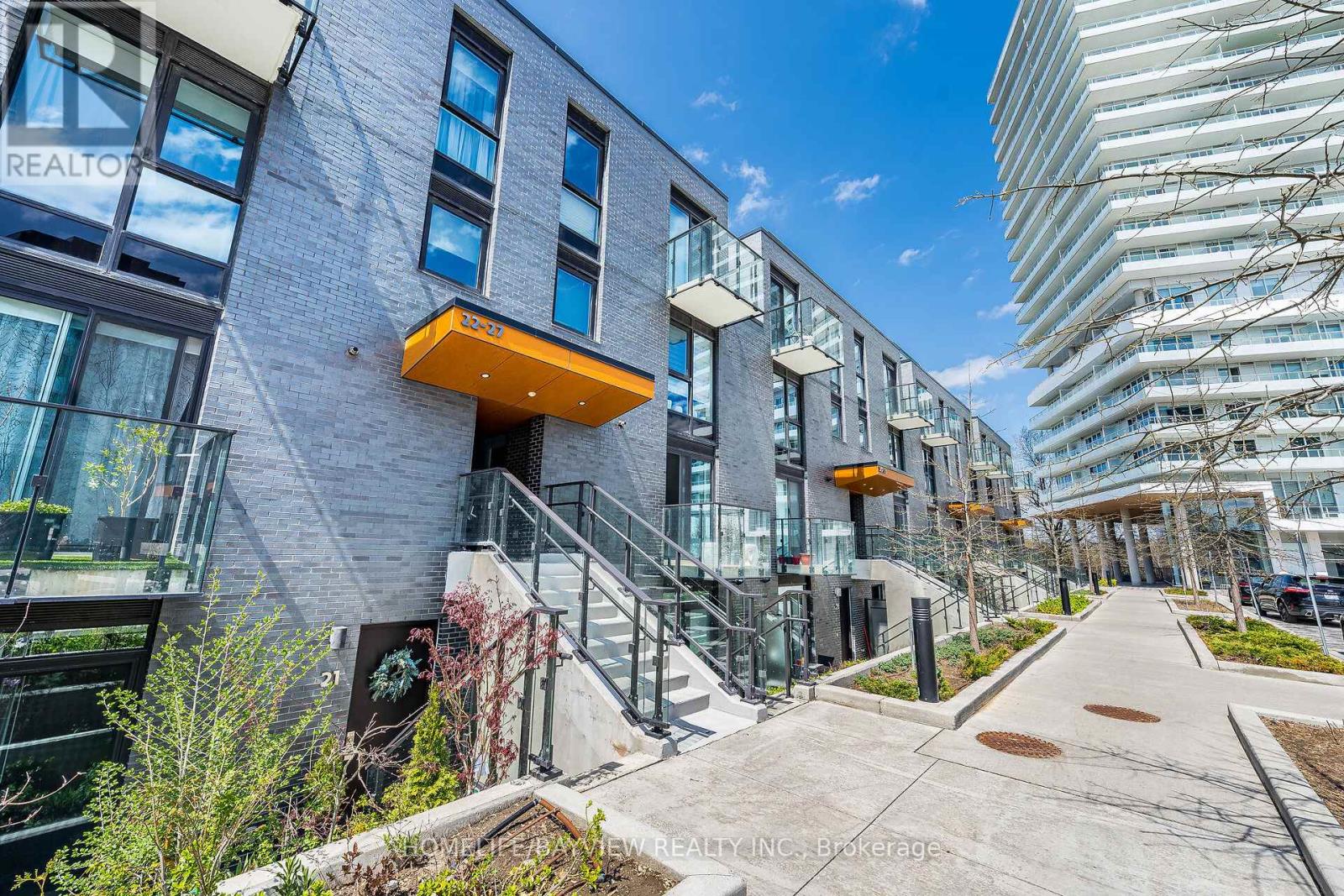 24 - 10 Brin Drive, Toronto, Ontario  M8X 0B3 - Photo 2 - W13735264