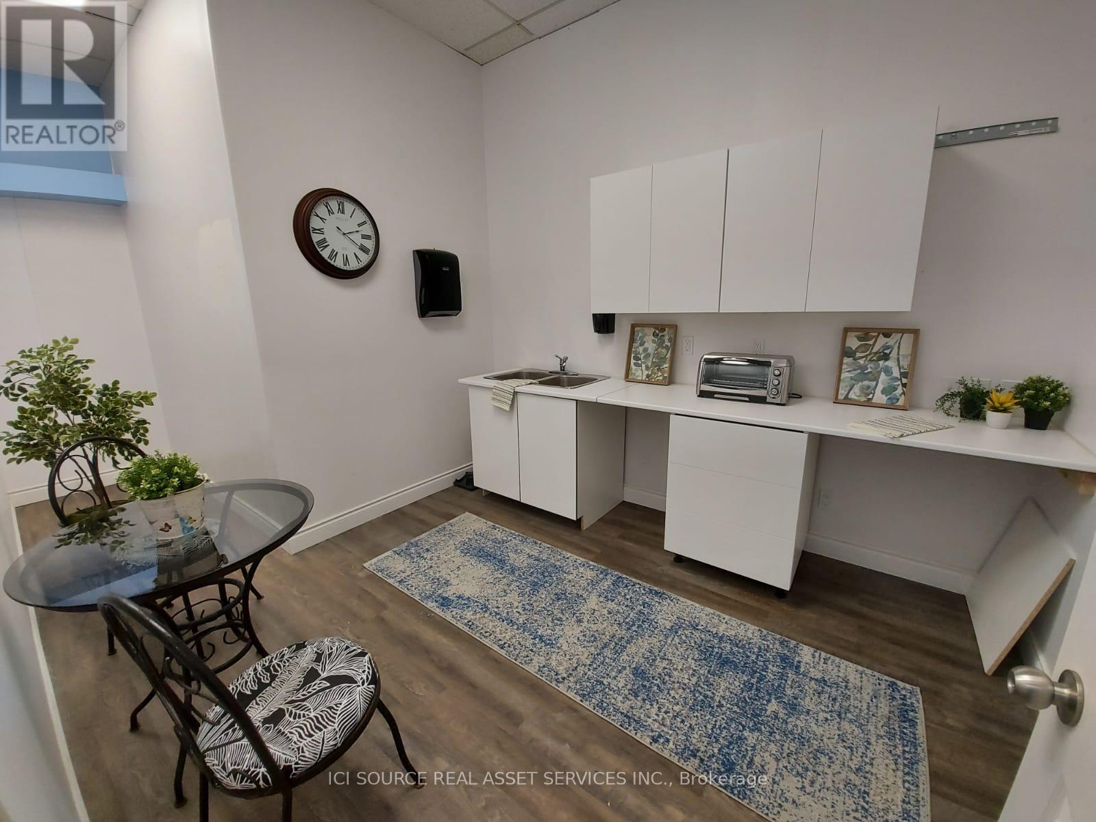 8424 Wyandotte Street E, Windsor, Ontario N8S 1T6 - Photo 2 - X13735246