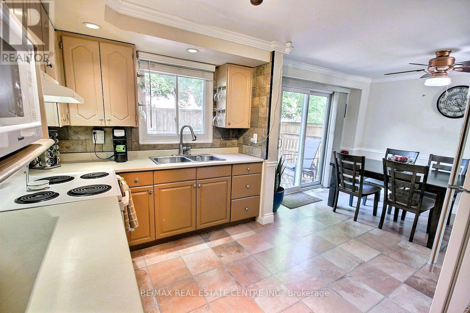 541 Parkview Crescent, Cambridge, Ontario  N3H 4Z9 - Photo 7 - X13735272