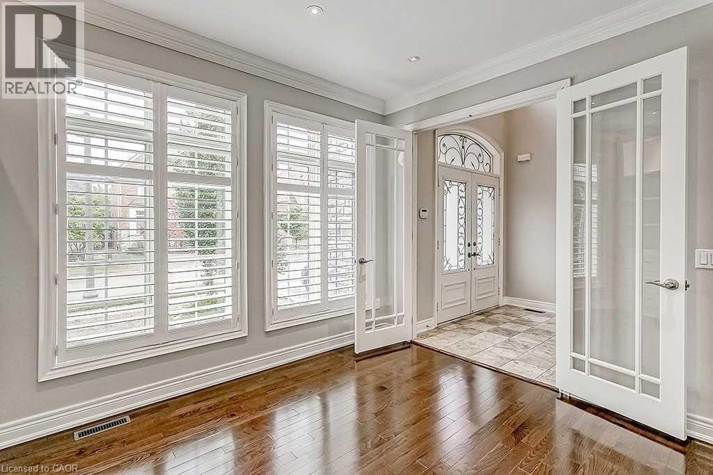 2384 Rock Point Drive, Oakville, Ontario  L6H 7V3 - Photo 3 - 40859223