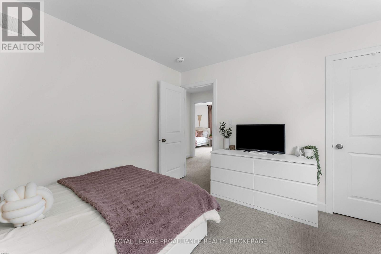 24 Walden Pond Drive, Loyalist, Ontario  K7N 0E8 - Photo 38 - X13735408