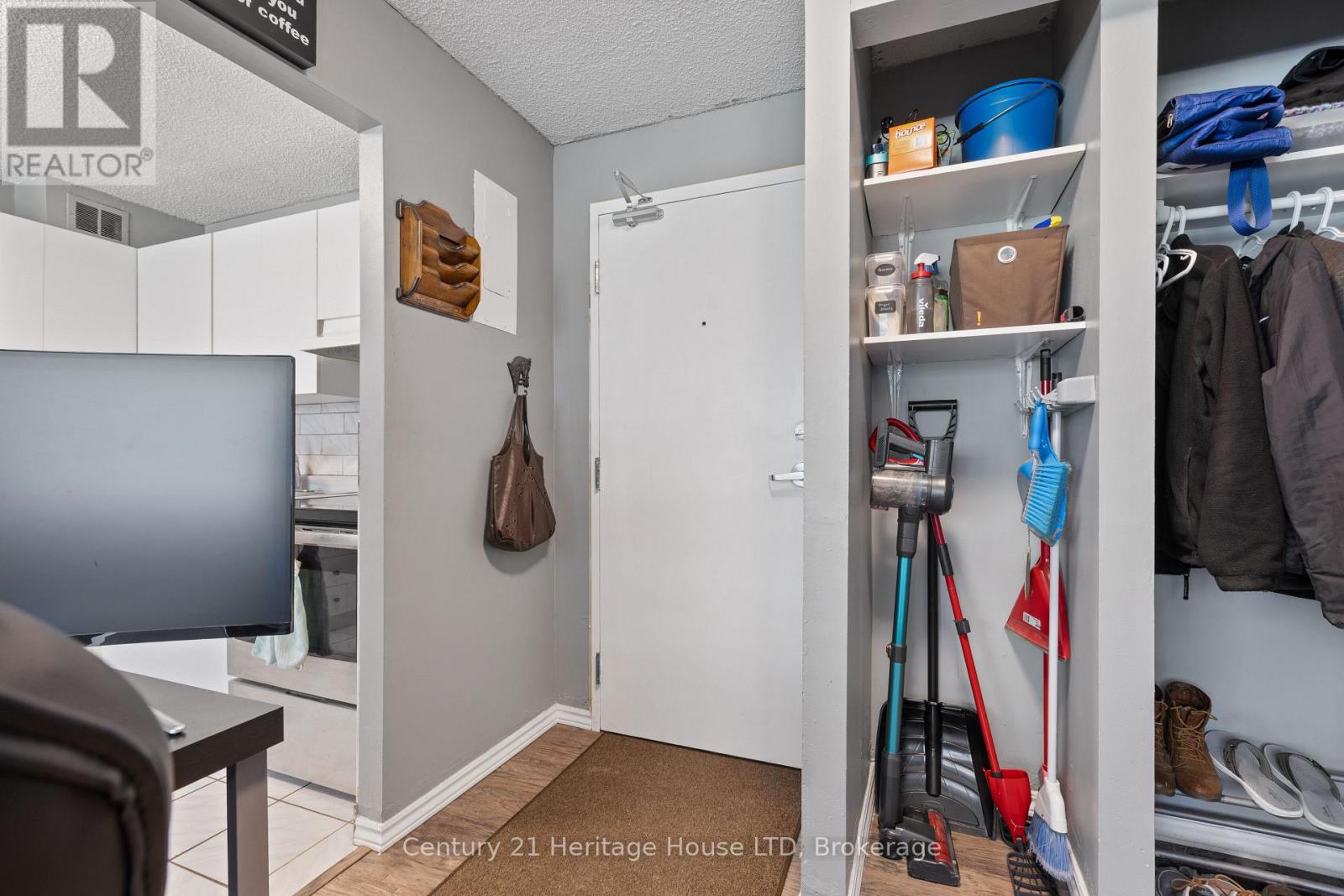 109 - 242 Oakdale Avenue, St. Catharines, Ontario  L2P 3K5 - Photo 3 - X13735428