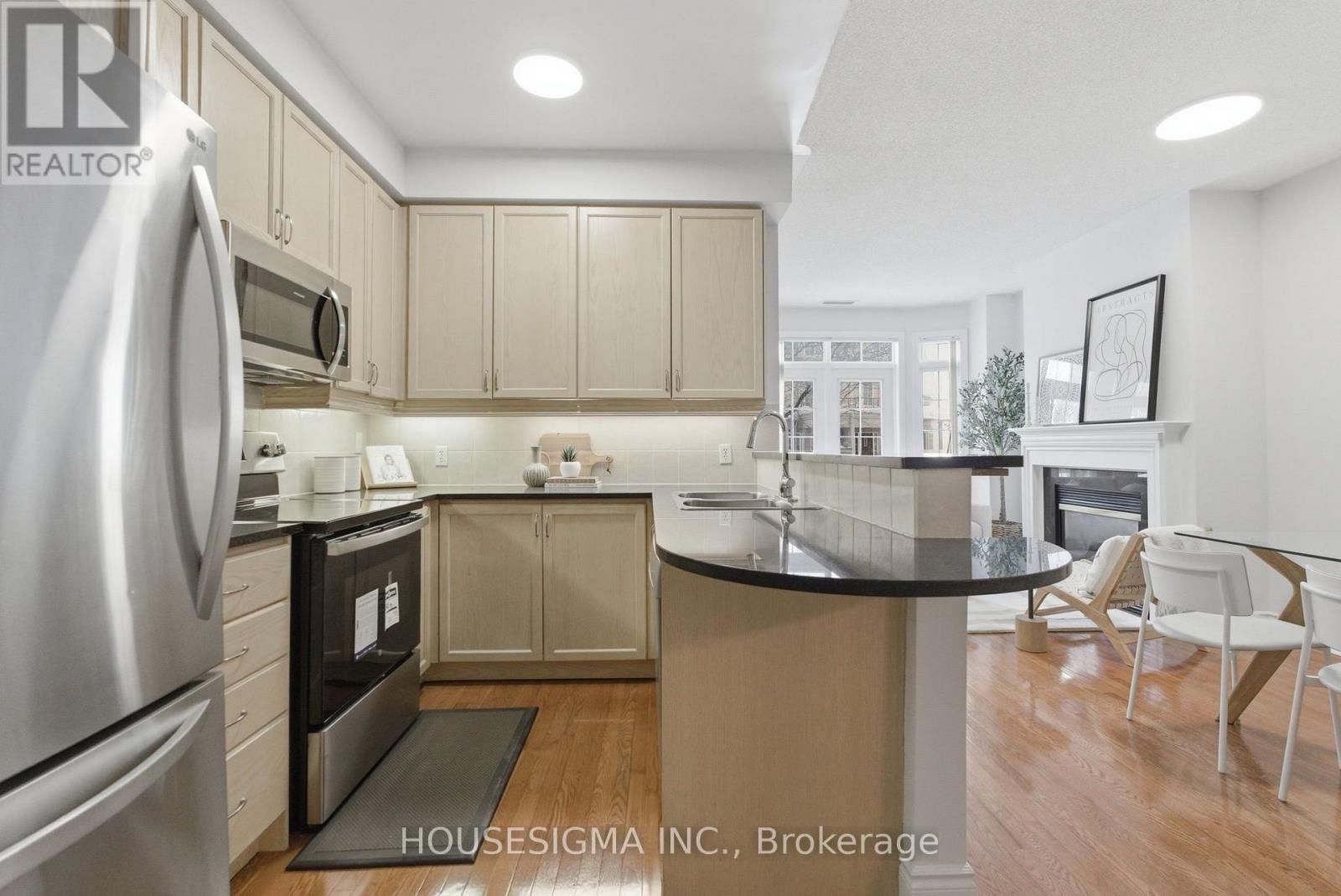 Th#10 - 1 Rean Drive, Toronto, Ontario  M2K 3C1 - Photo 8 - C13735388