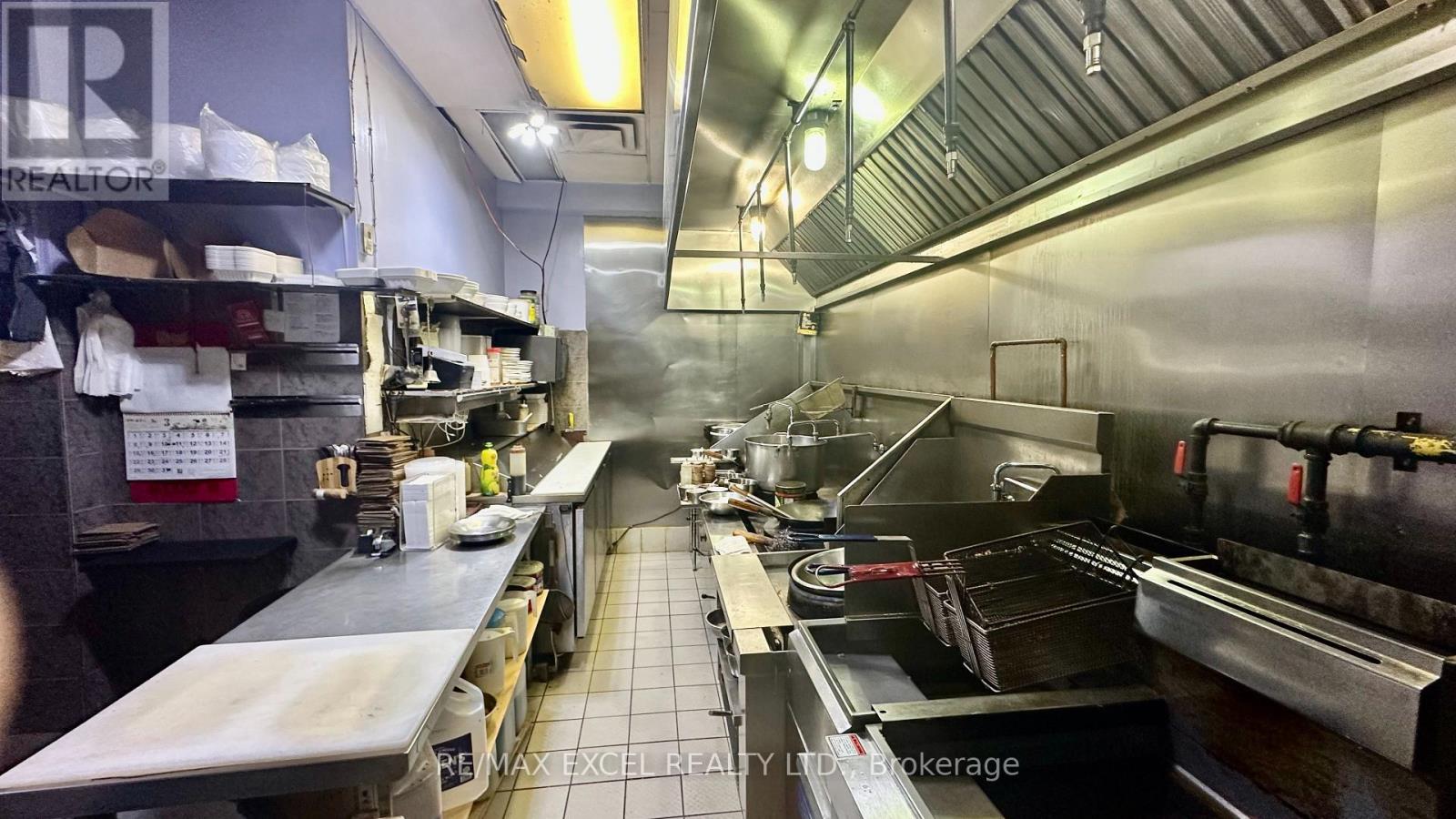 8 - 62 Overlea Boulevard, Toronto, Ontario  M4H 1C4 - Photo 6 - C13735454