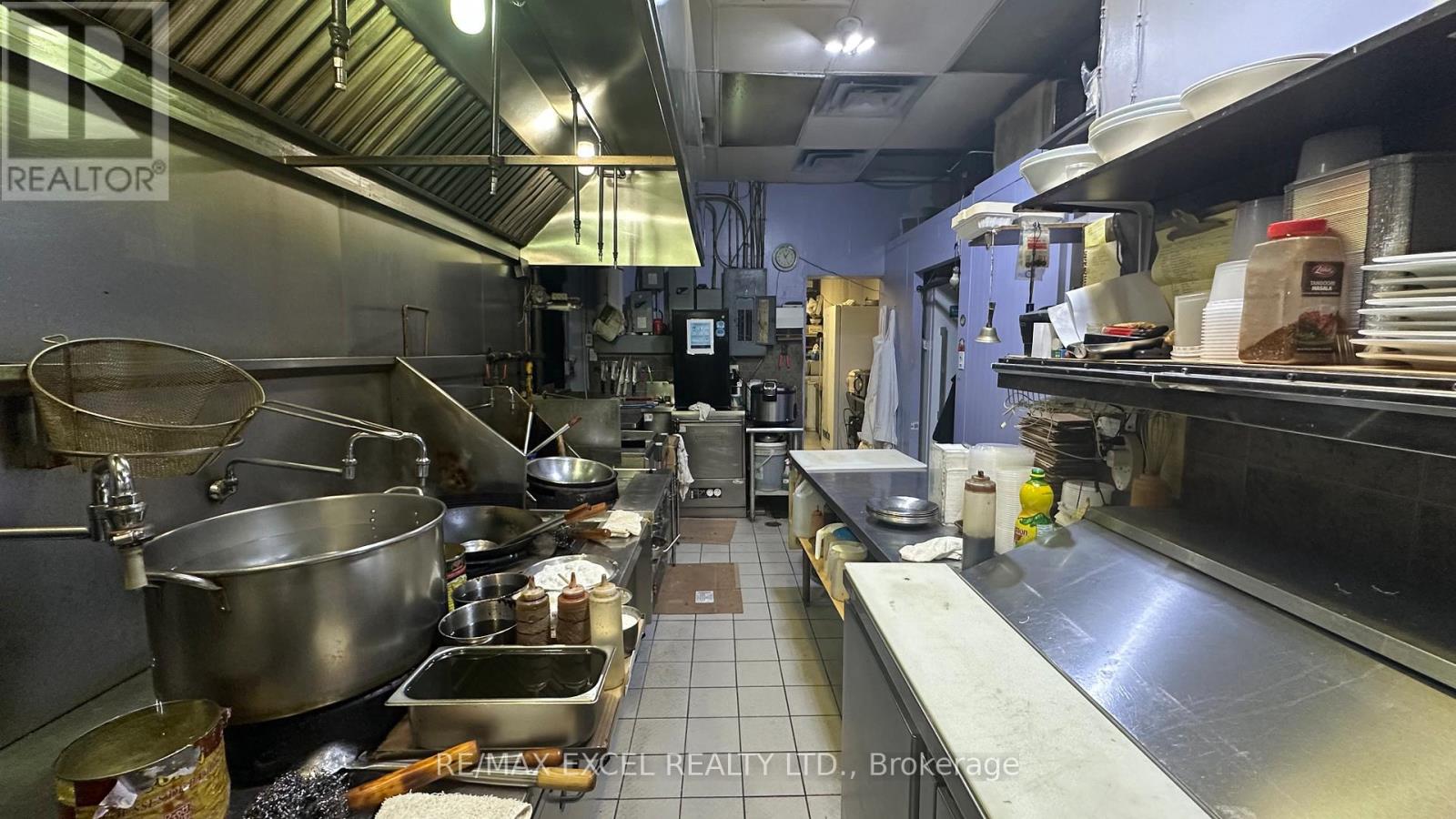 8 - 62 Overlea Boulevard, Toronto, Ontario  M4H 1C4 - Photo 7 - C13735454