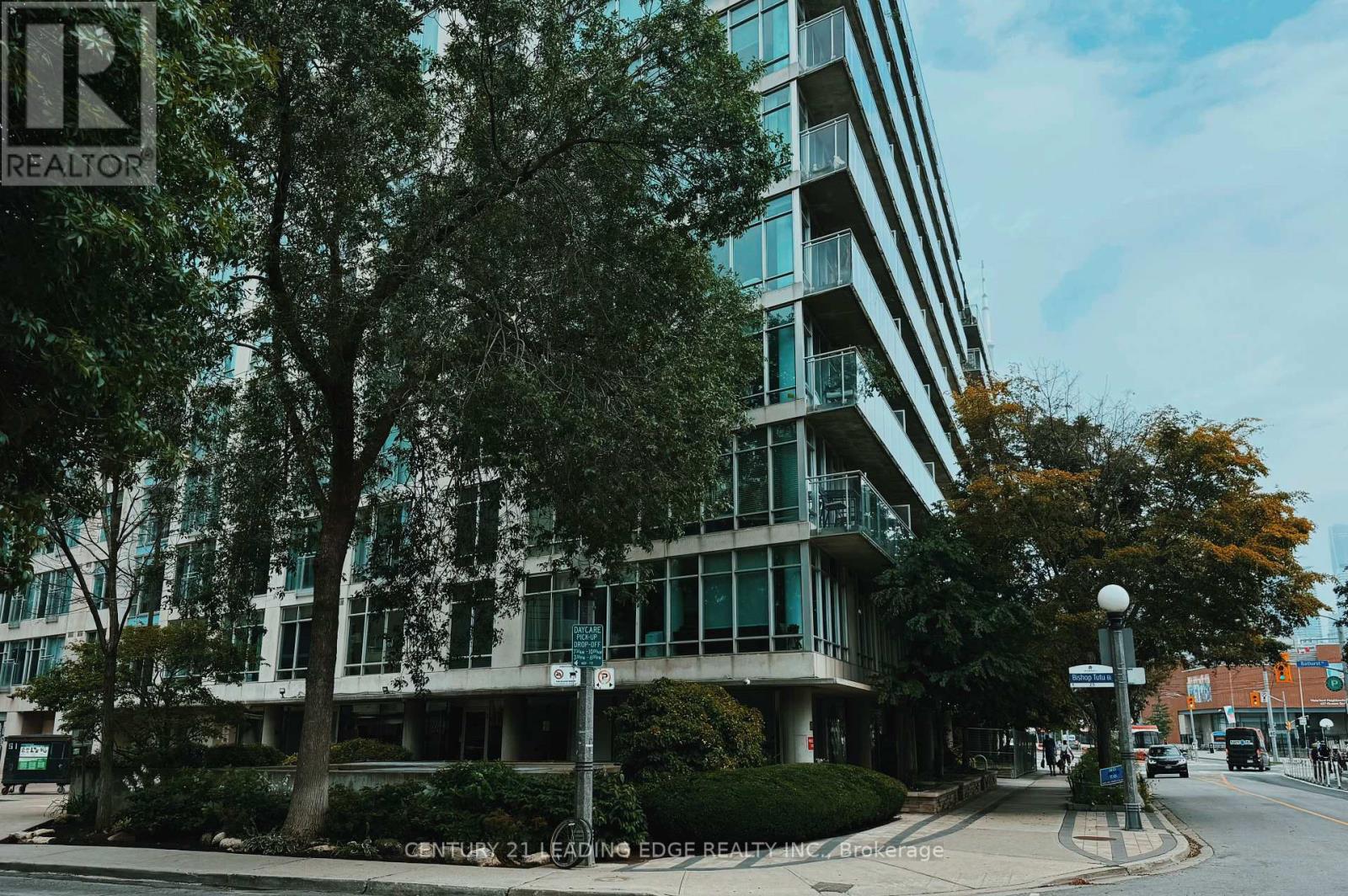 1821 - 650 Queens Quay W, Toronto, Ontario  M5V 3N2 - Photo 1 - C13735488