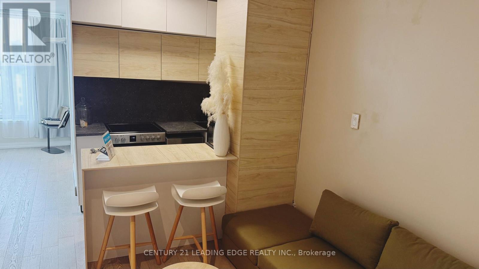 1821 - 650 Queens Quay W, Toronto, Ontario  M5V 3N2 - Photo 2 - C13735488