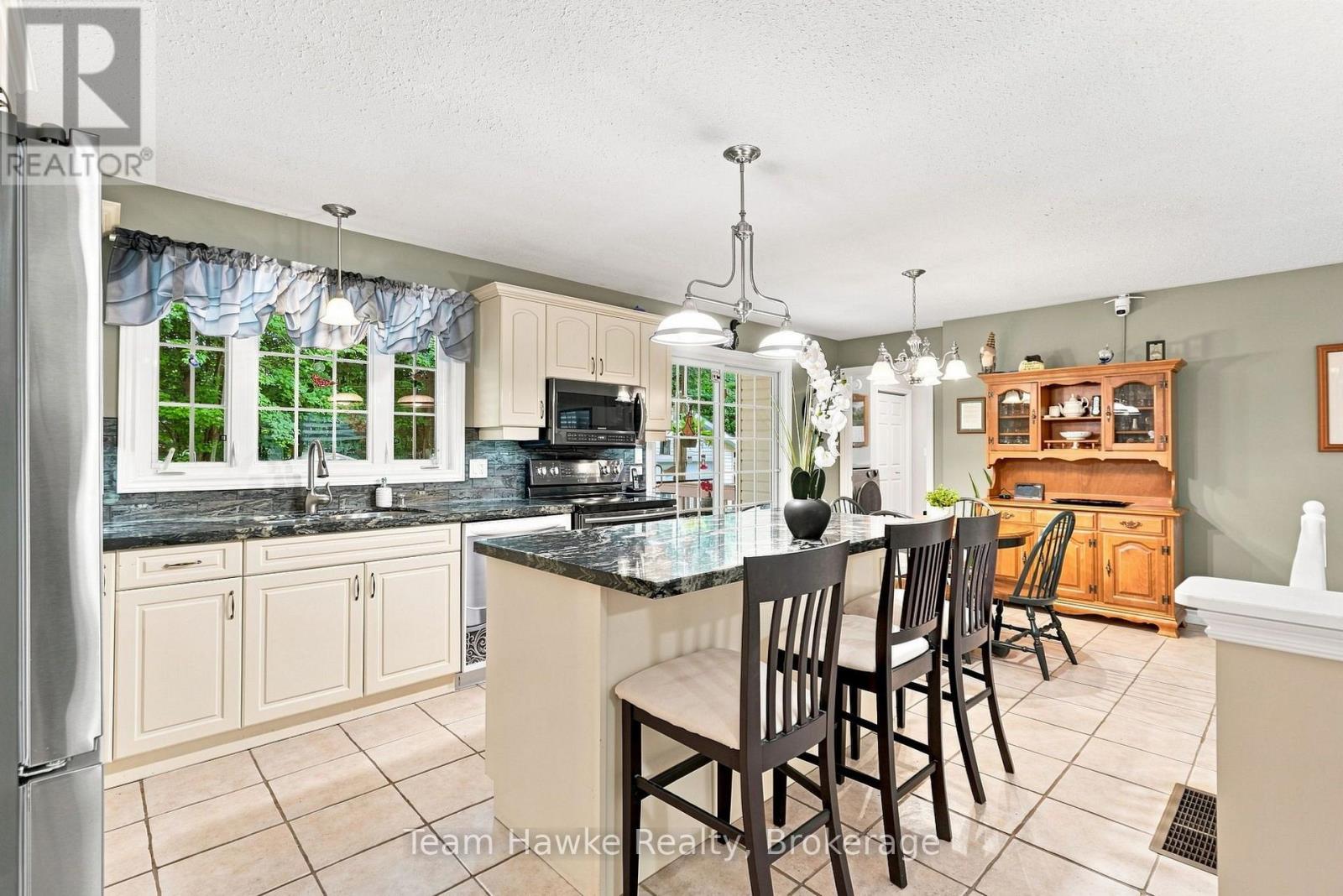 27 Johnston Street, Tiny (Wyevale), Ontario  L0L 2T0 - Photo 11 - S13735486
