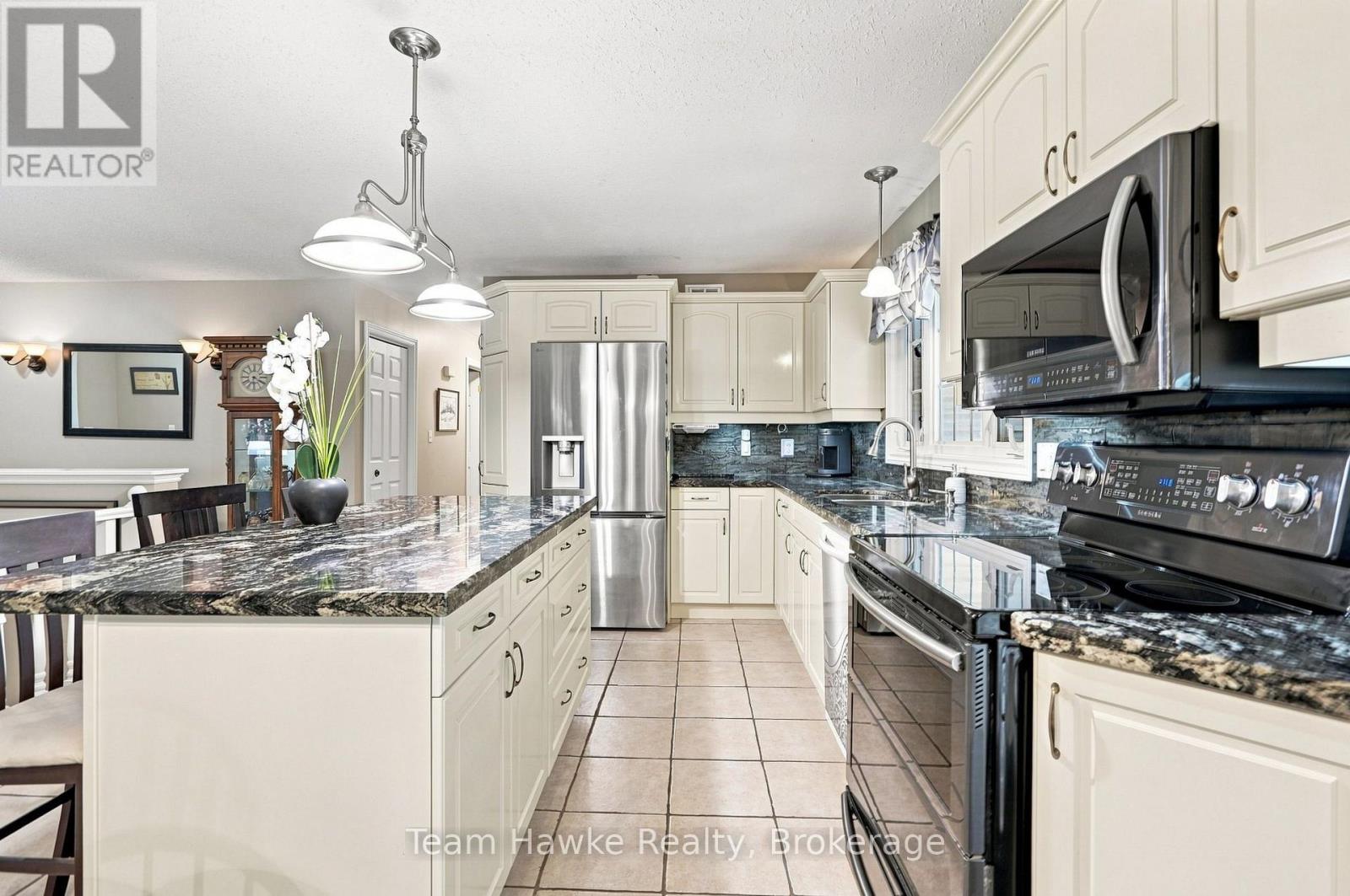 27 Johnston Street, Tiny (Wyevale), Ontario  L0L 2T0 - Photo 13 - S13735486