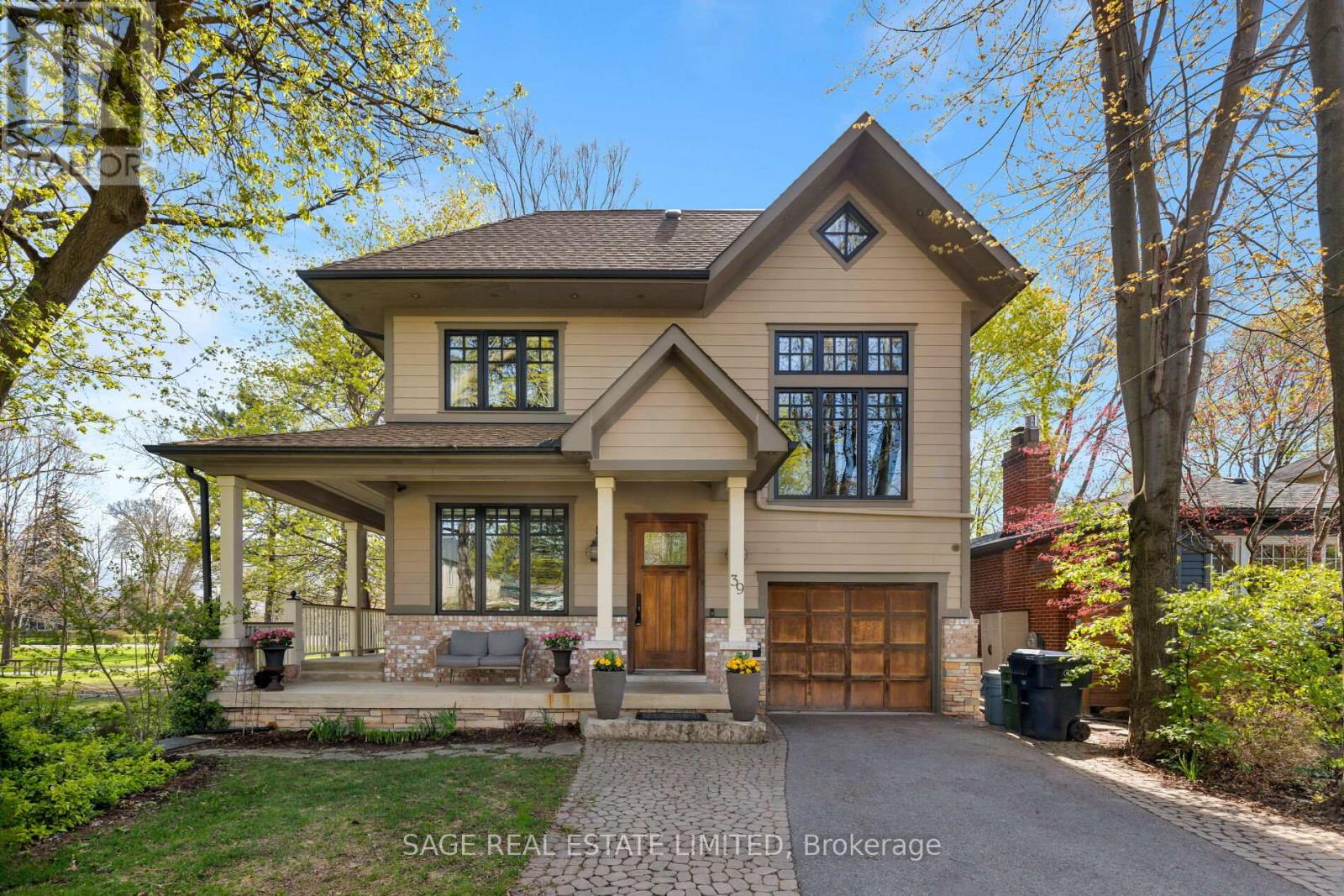39 LOYALIST ROAD, Toronto, Ontario