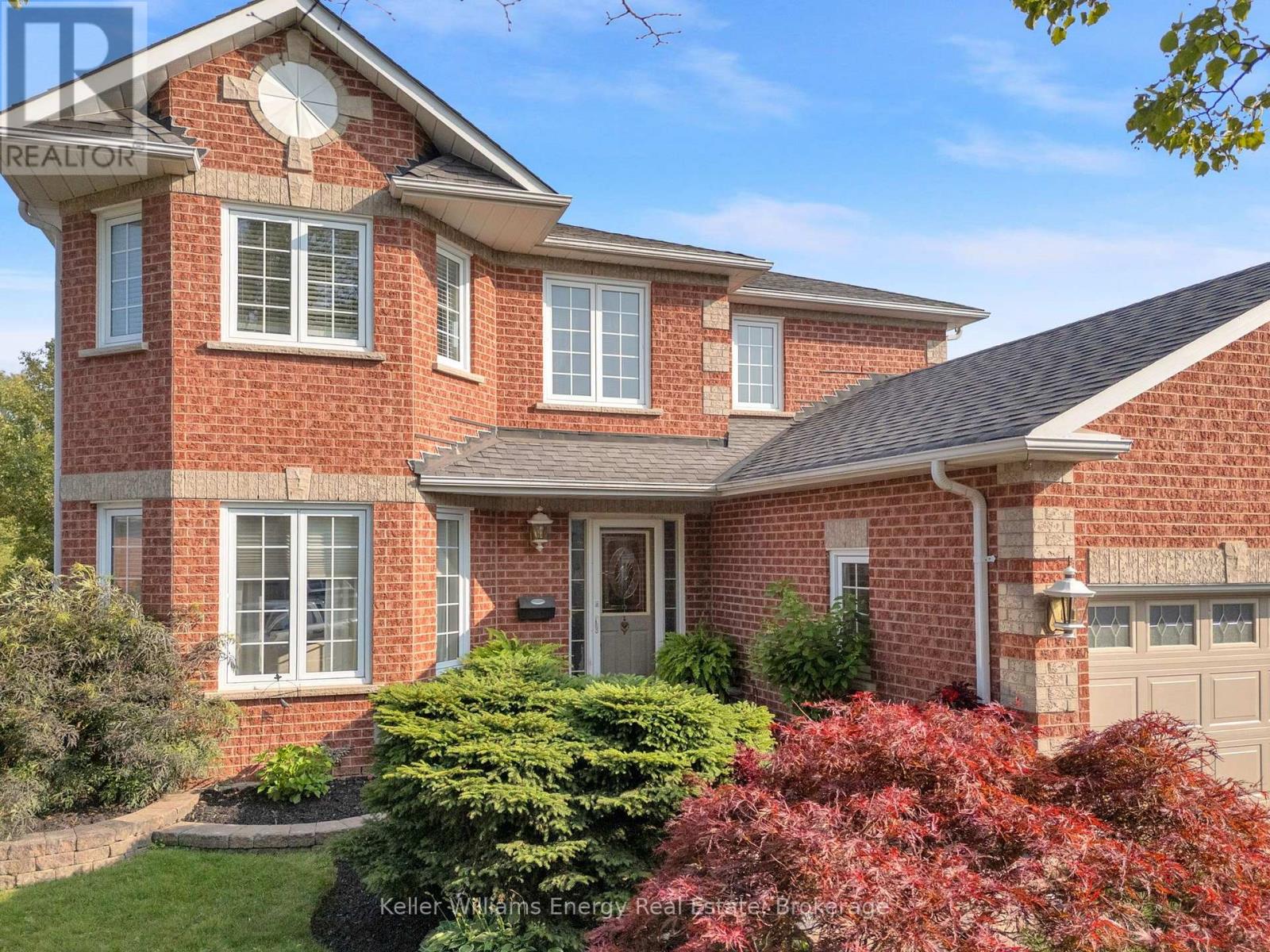 35 Living Court, Clarington, Ontario L1E 2V6 - Photo 2 - E13735594