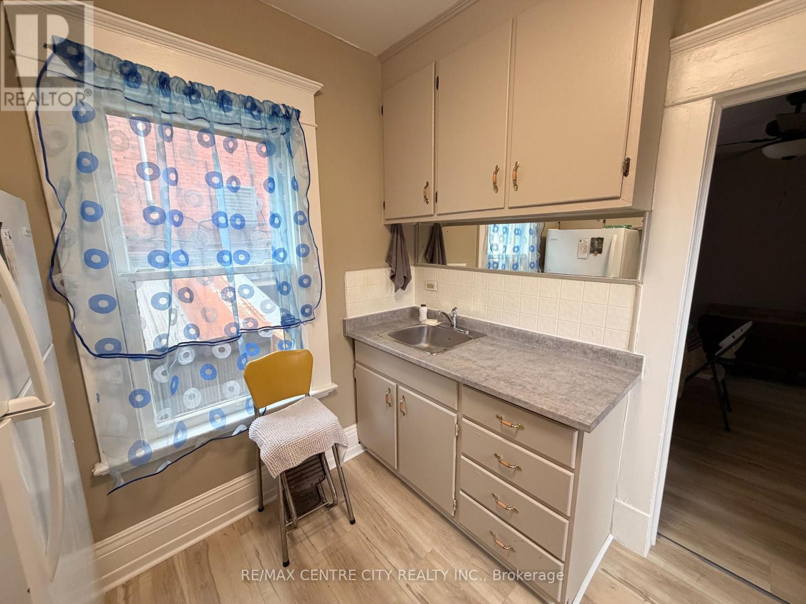 53 Chatham Street, Brantford, Ontario  N3T 2N8 - Photo 3 - X13735814