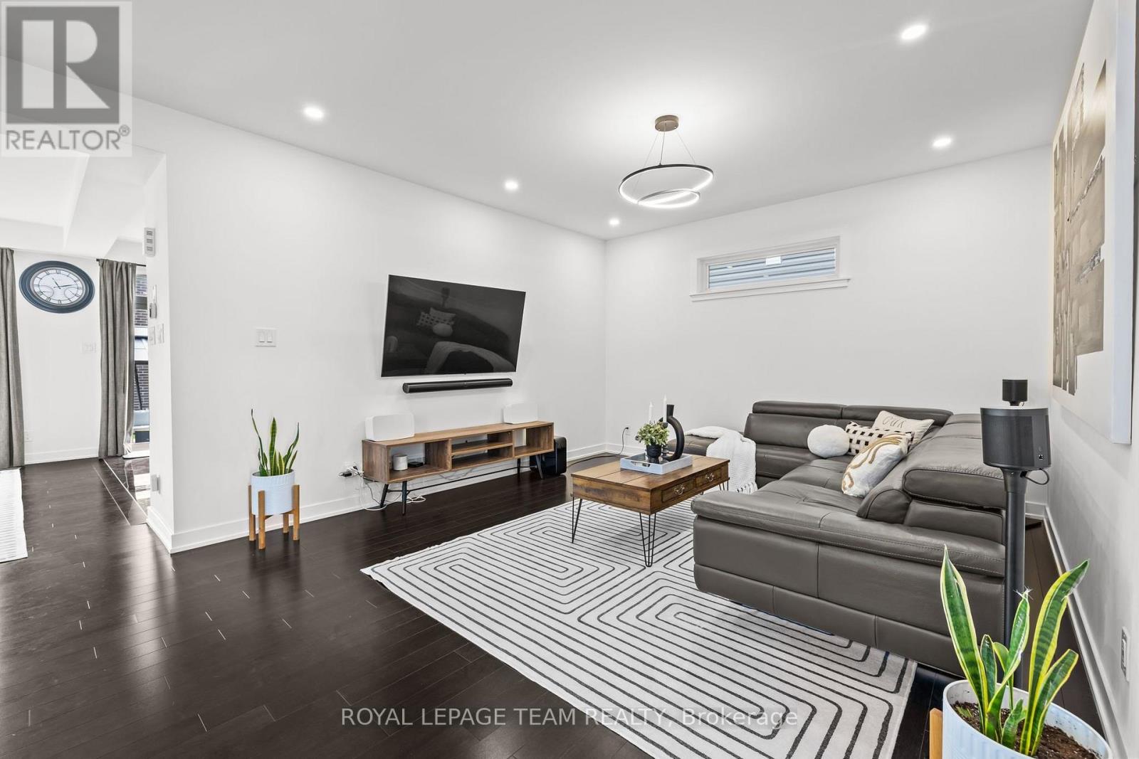 3328 Findlay Creek Drive, Ottawa, Ontario  K1T 0V2 - Photo 4 - X13735660