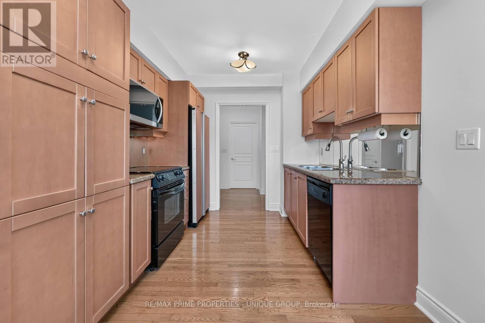 317 - 10 Delisle Avenue, Toronto, Ontario  M4V 3C6 - Photo 12 - C13735612