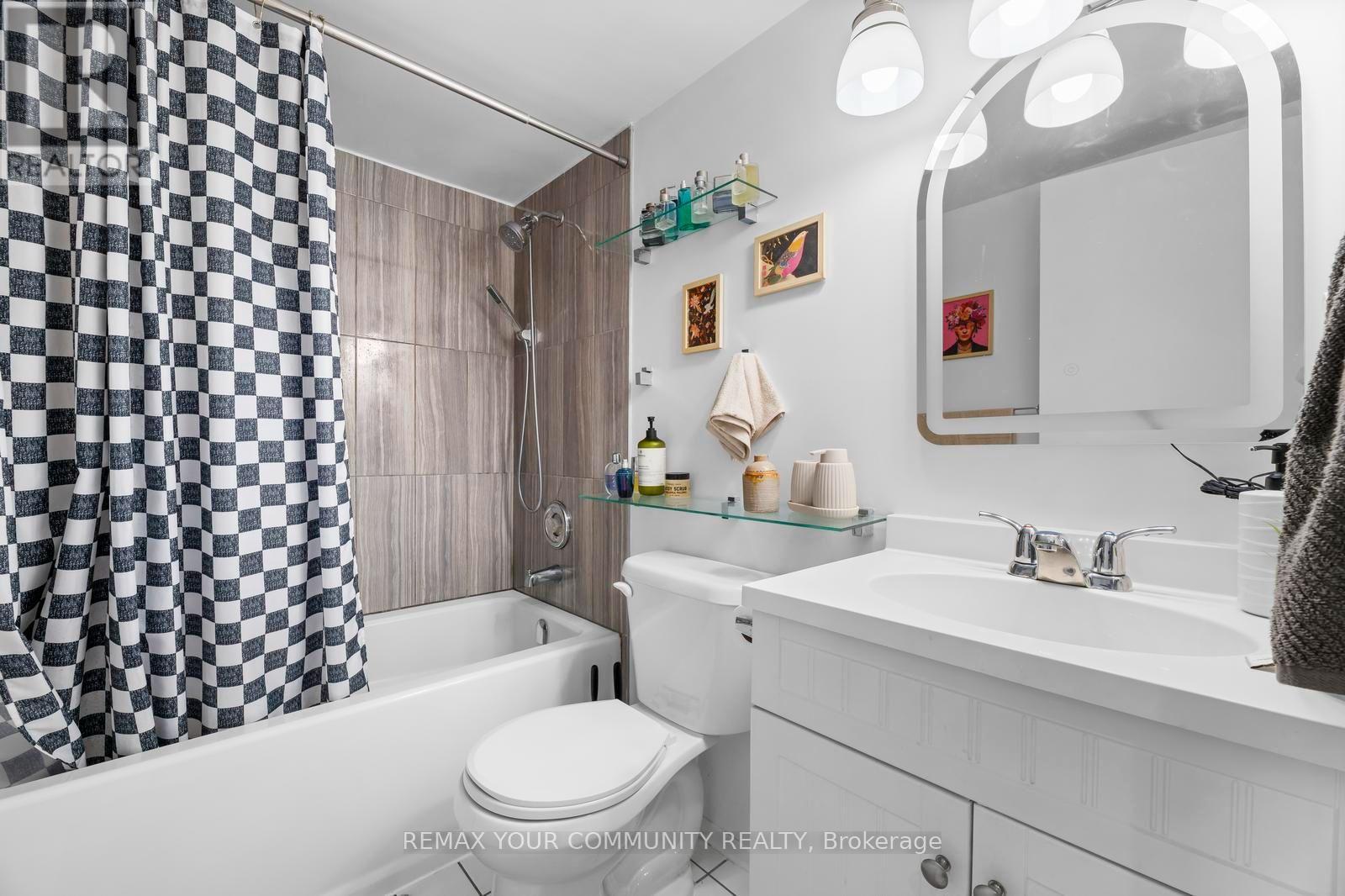 504 - 117 Gerrard Street E, Toronto, Ontario  M5B 2L4 - Photo 2 - C13735648