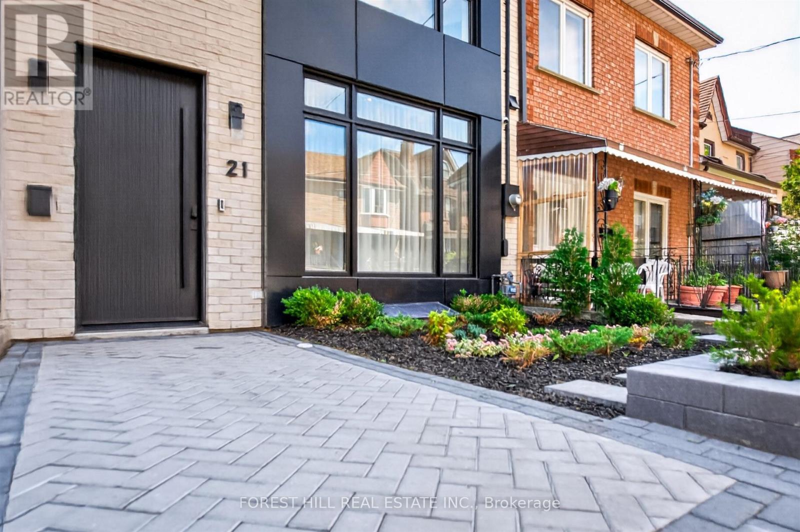 21 Foxley Street, Toronto, Ontario  M6J 1P9 - Photo 3 - C13735770