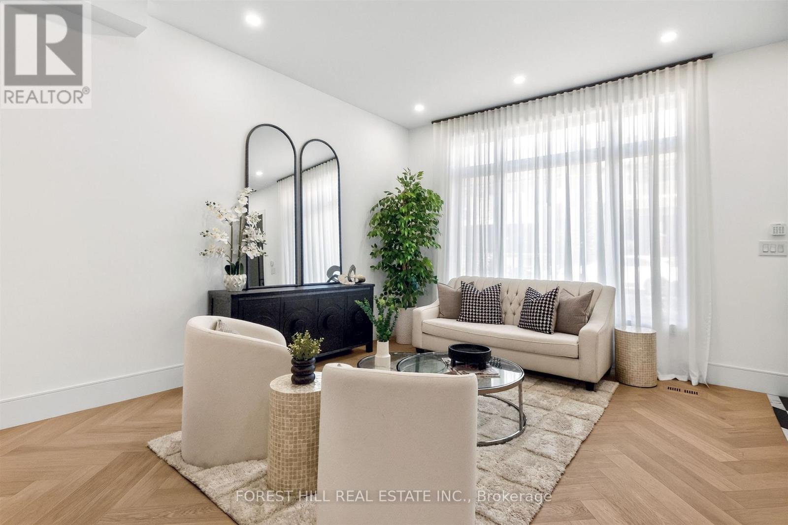 21 Foxley Street, Toronto, Ontario  M6J 1P9 - Photo 6 - C13735770