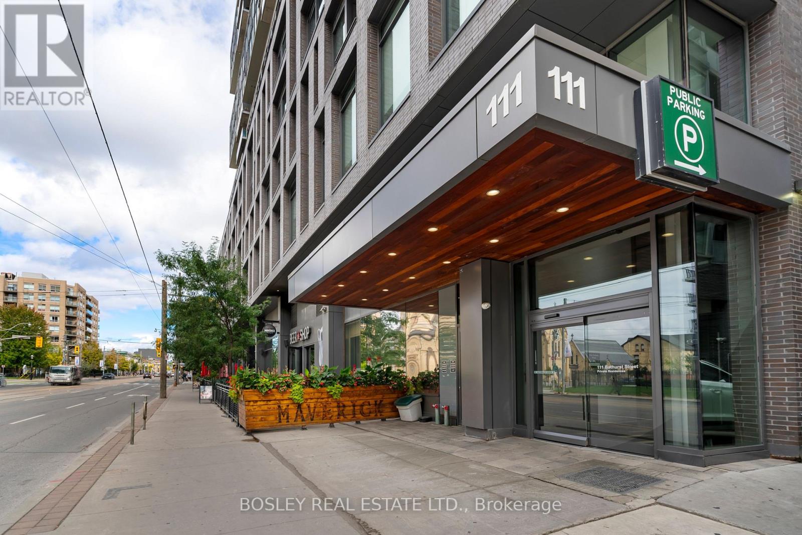 1007 - 111 BATHURST STREET, Toronto, Ontario