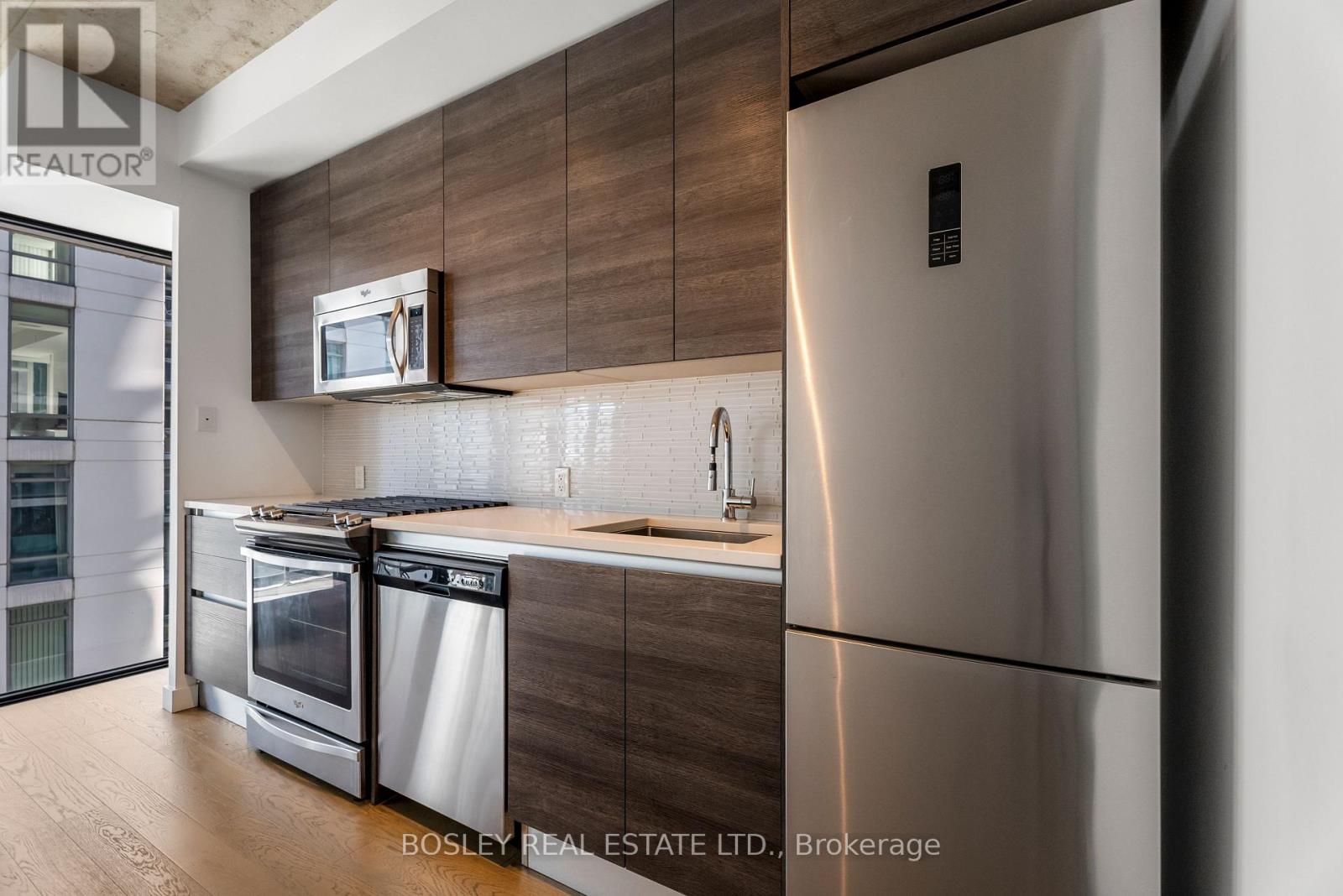 1007 - 111 Bathurst Street, Toronto, Ontario  M5V 2R1 - Photo 11 - C13735826