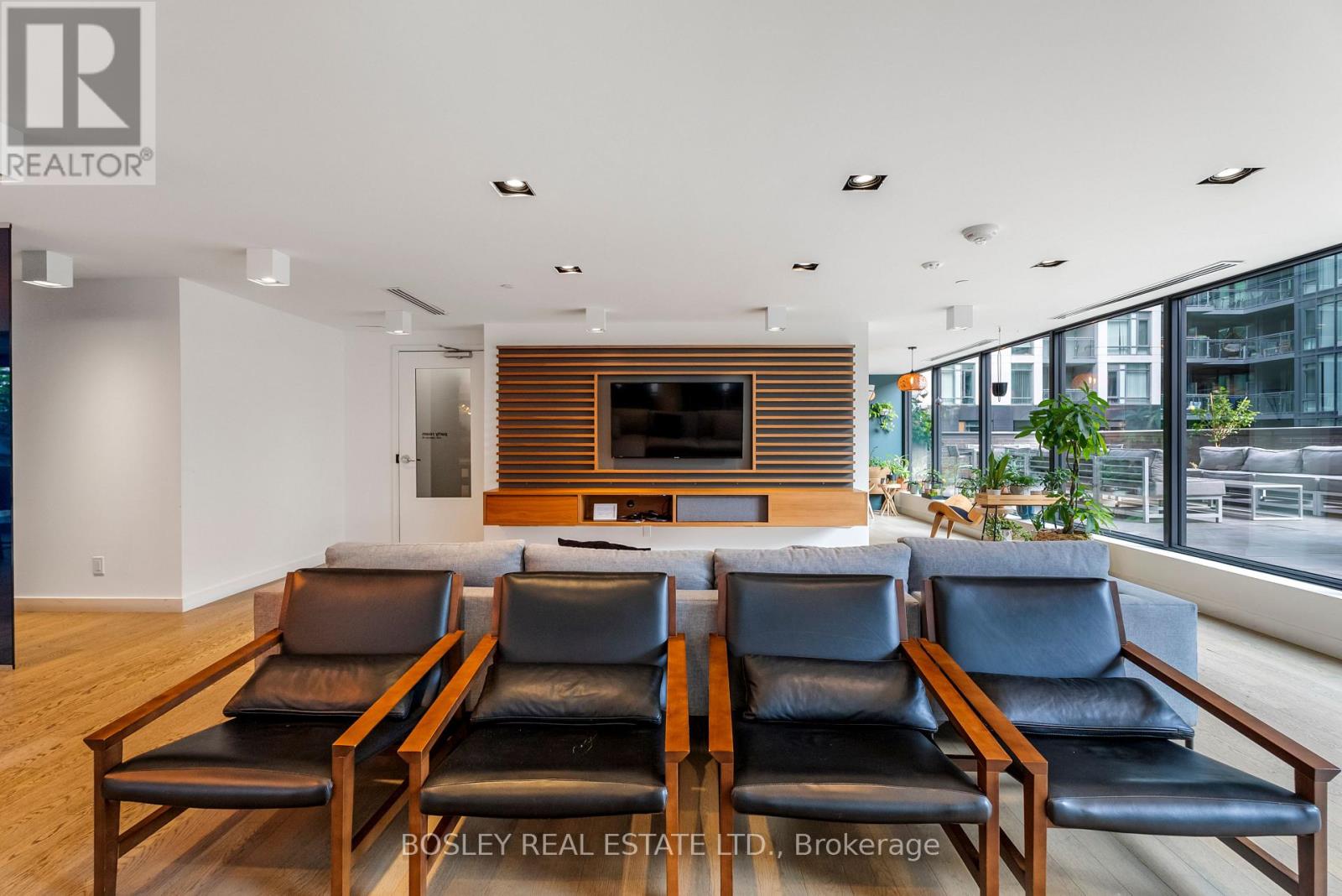 1007 - 111 Bathurst Street, Toronto, Ontario  M5V 2R1 - Photo 17 - C13735826