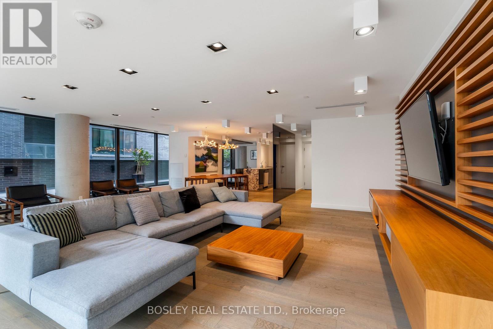 1007 - 111 Bathurst Street, Toronto, Ontario  M5V 2R1 - Photo 18 - C13735826