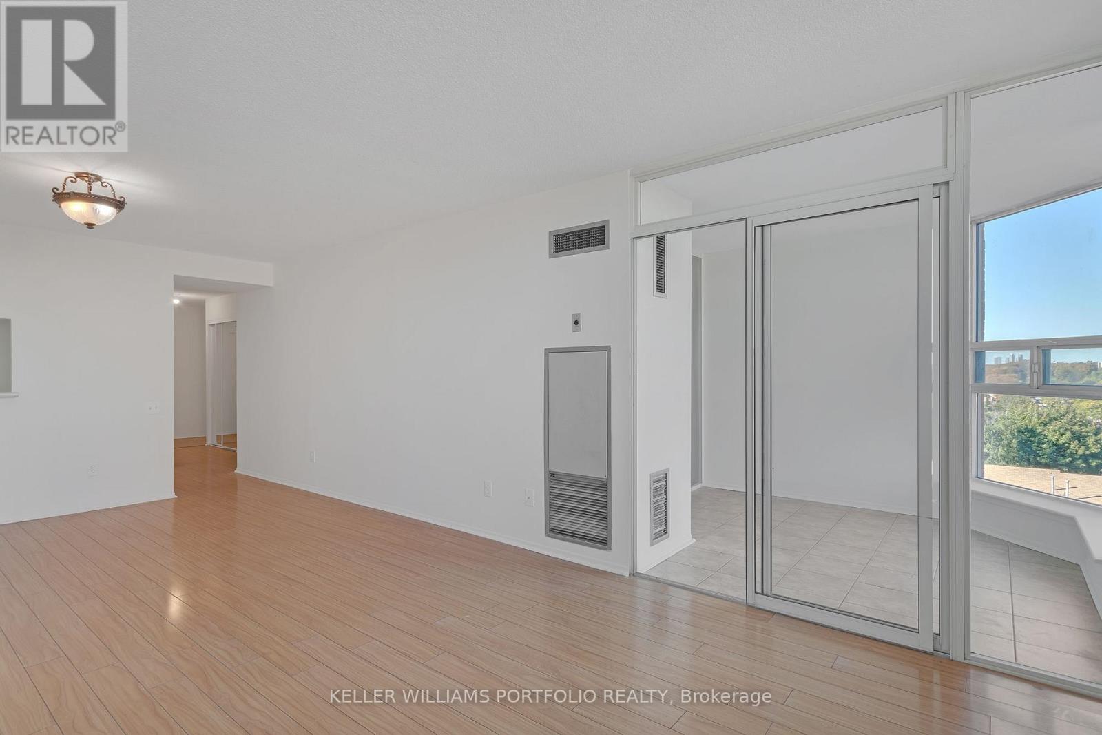 810 - 2460 Eglinton Avenue E, Toronto, Ontario  M1K 5J7 - Photo 11 - E13735534