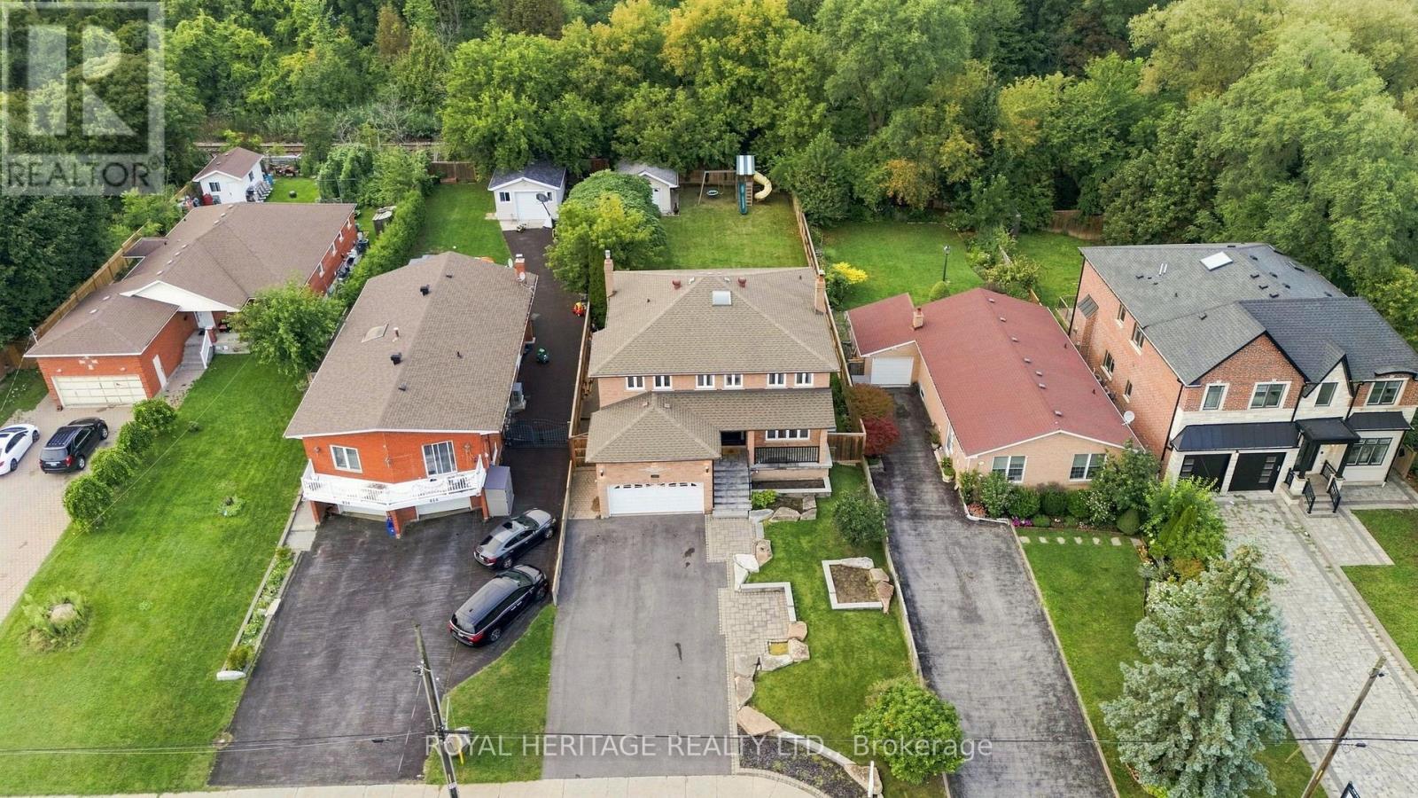 816 Sheppard Avenue, Pickering, Ontario  L1V 1G5 - Photo 2 - E13735570