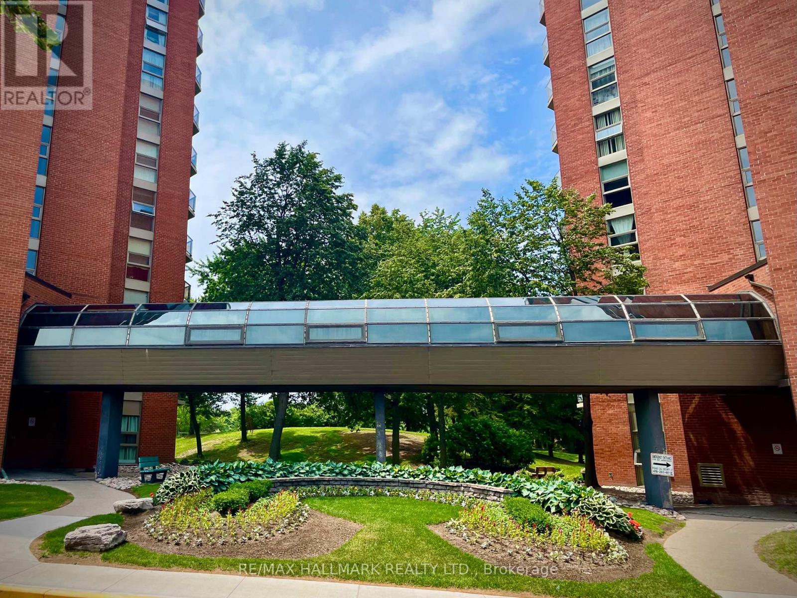 902 - 20 Dean Park Road, Toronto, Ontario  M1B 3G9 - Photo 4 - E13735600