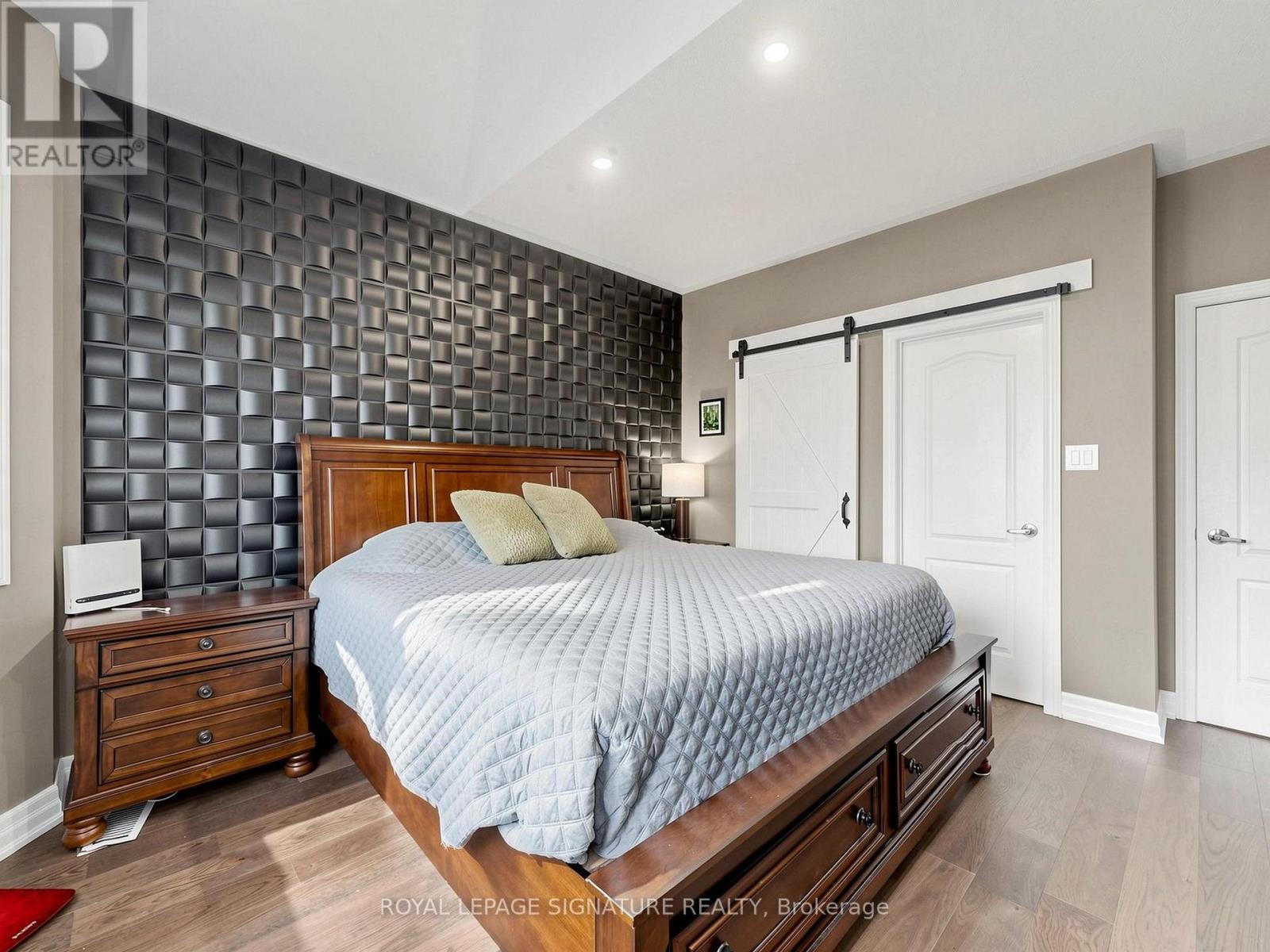 49 Kenilworth Crescent, Whitby, Ontario  L1M 2M6 - Photo 17 - E13735824