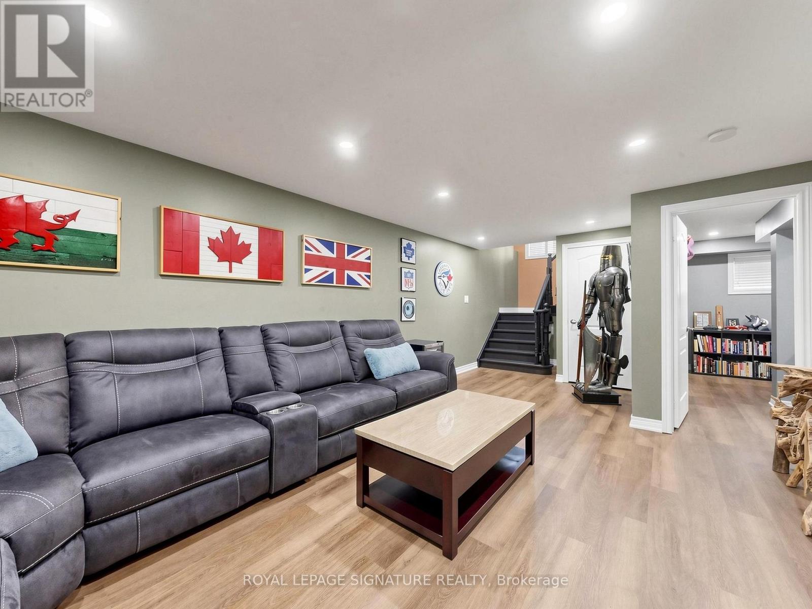 49 Kenilworth Crescent, Whitby, Ontario  L1M 2M6 - Photo 25 - E13735824