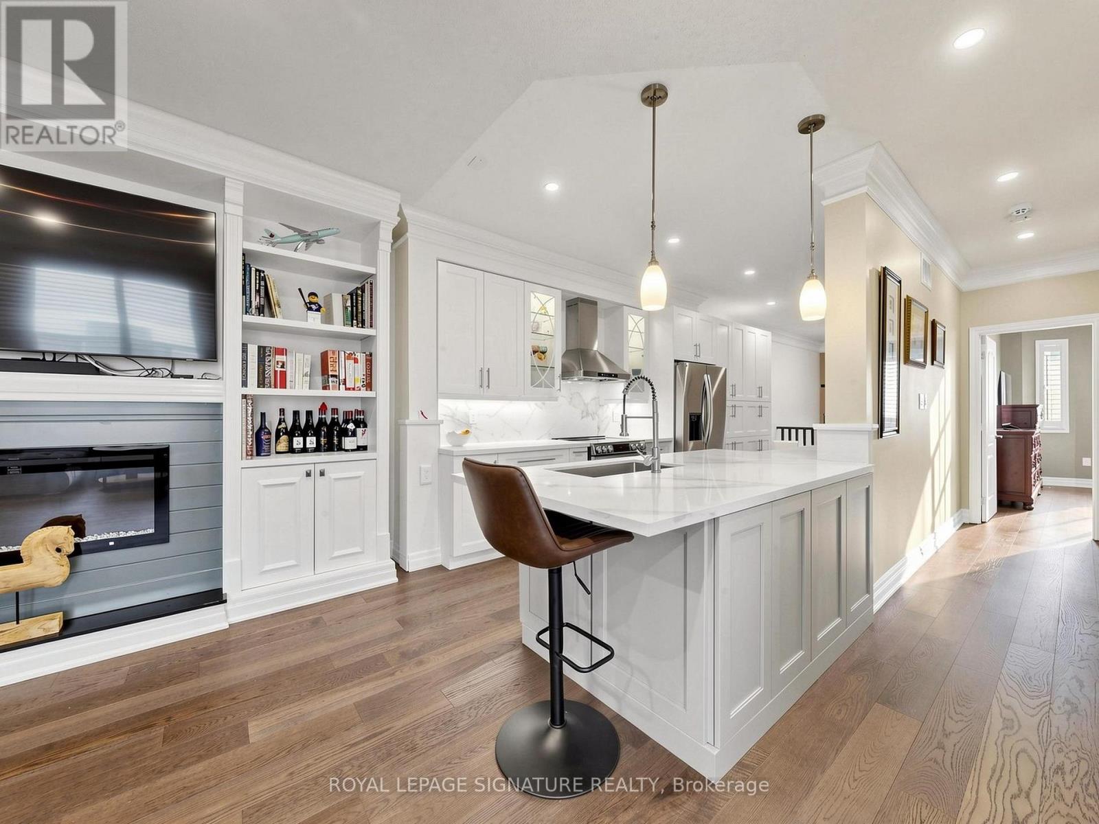 49 Kenilworth Crescent, Whitby, Ontario  L1M 2M6 - Photo 9 - E13735824