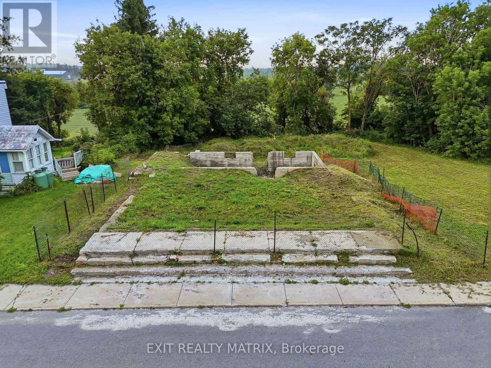 21924 Laggan Glenelg Road, North Glengarry, Ontario  K0B 1E0 - Photo 1 - X13735714