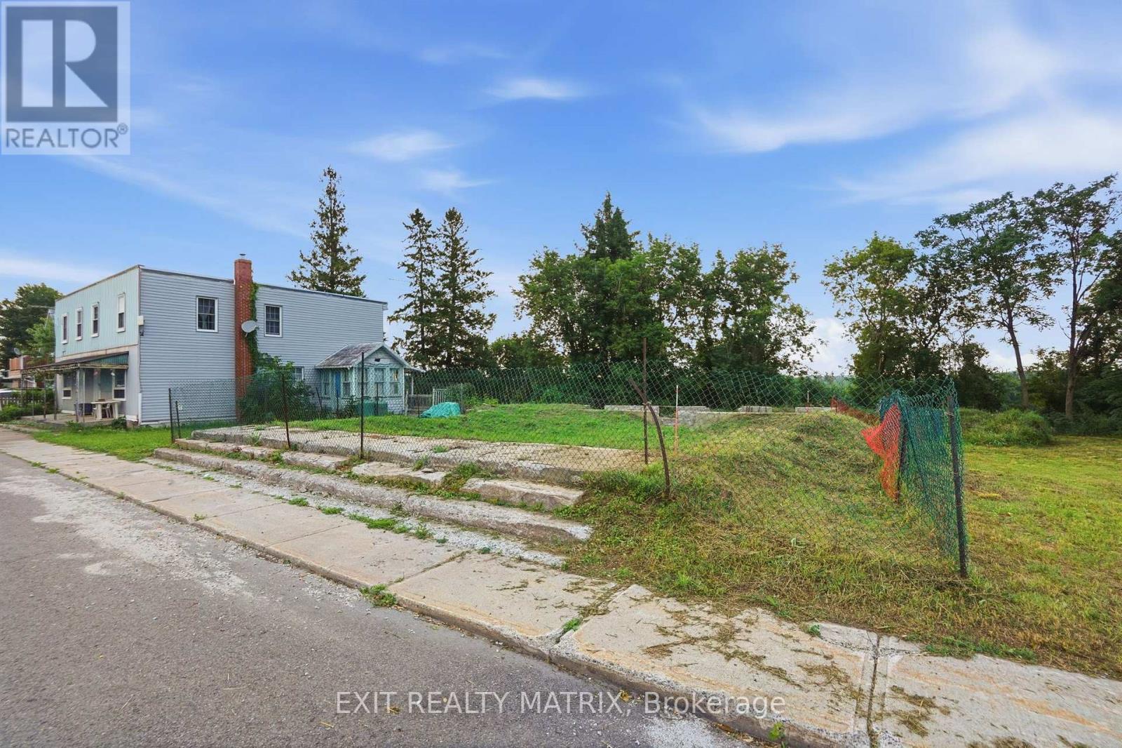 21924 Laggan Glenelg Road, North Glengarry, Ontario  K0B 1E0 - Photo 2 - X13735714