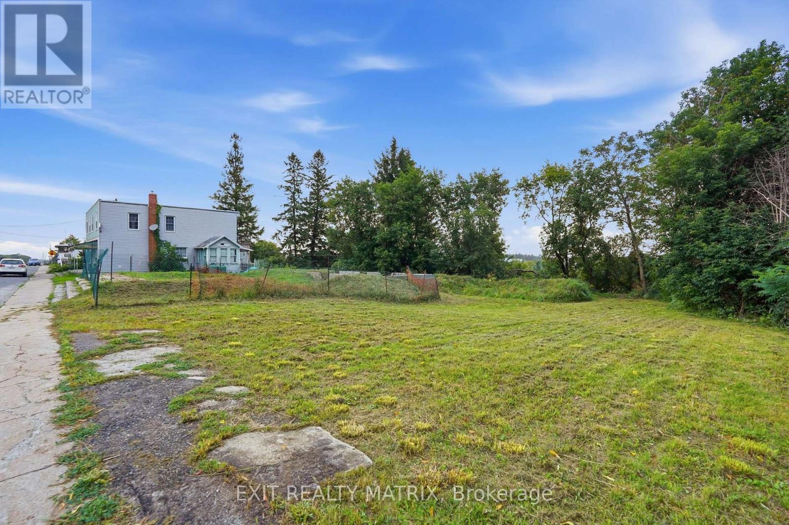 21924 Laggan Glenelg Road, North Glengarry, Ontario  K0B 1E0 - Photo 4 - X13735714
