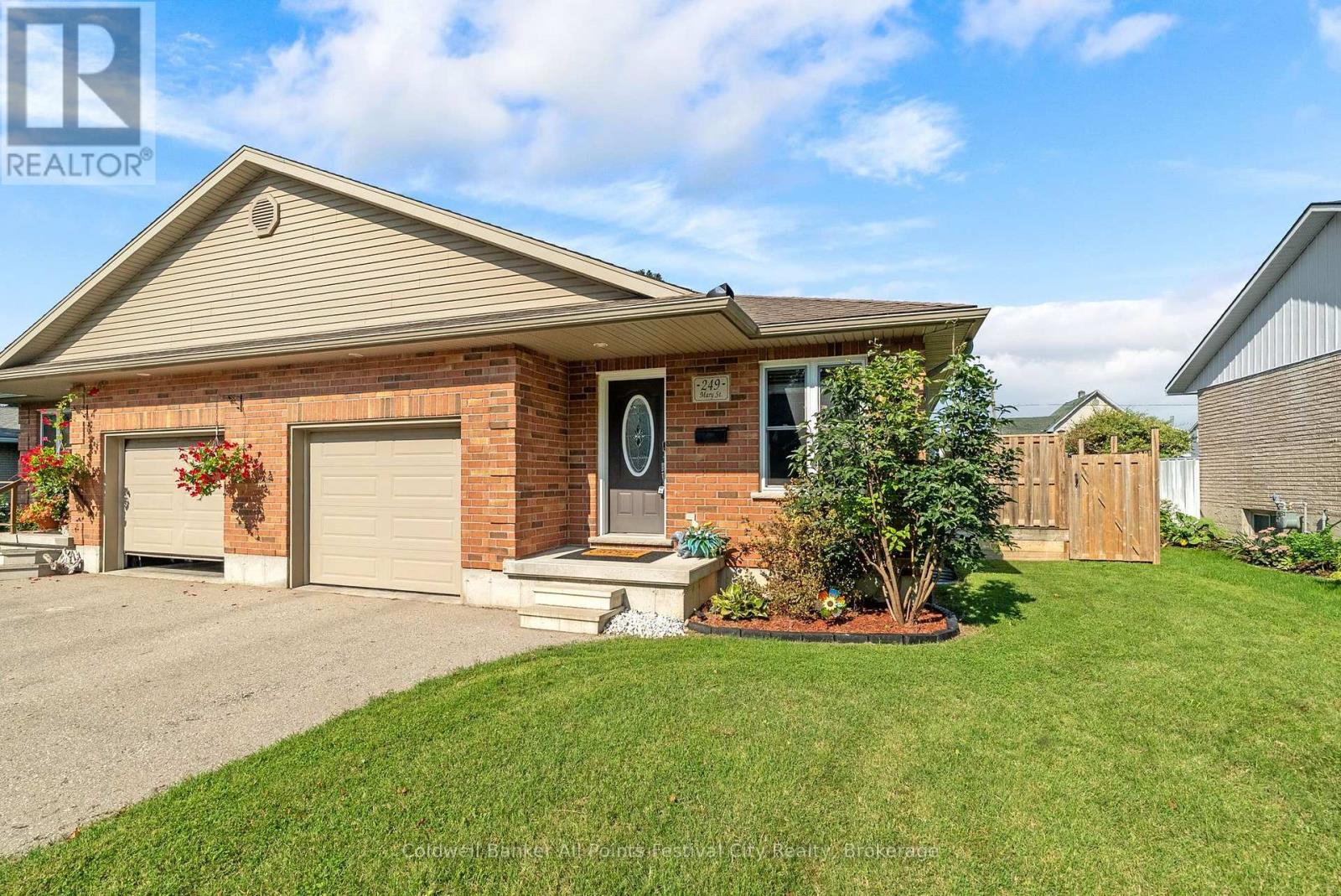 249 Mary Street, Goderich (Goderich (Town)), Ontario  N7A 3B1 - Photo 3 - X13735664