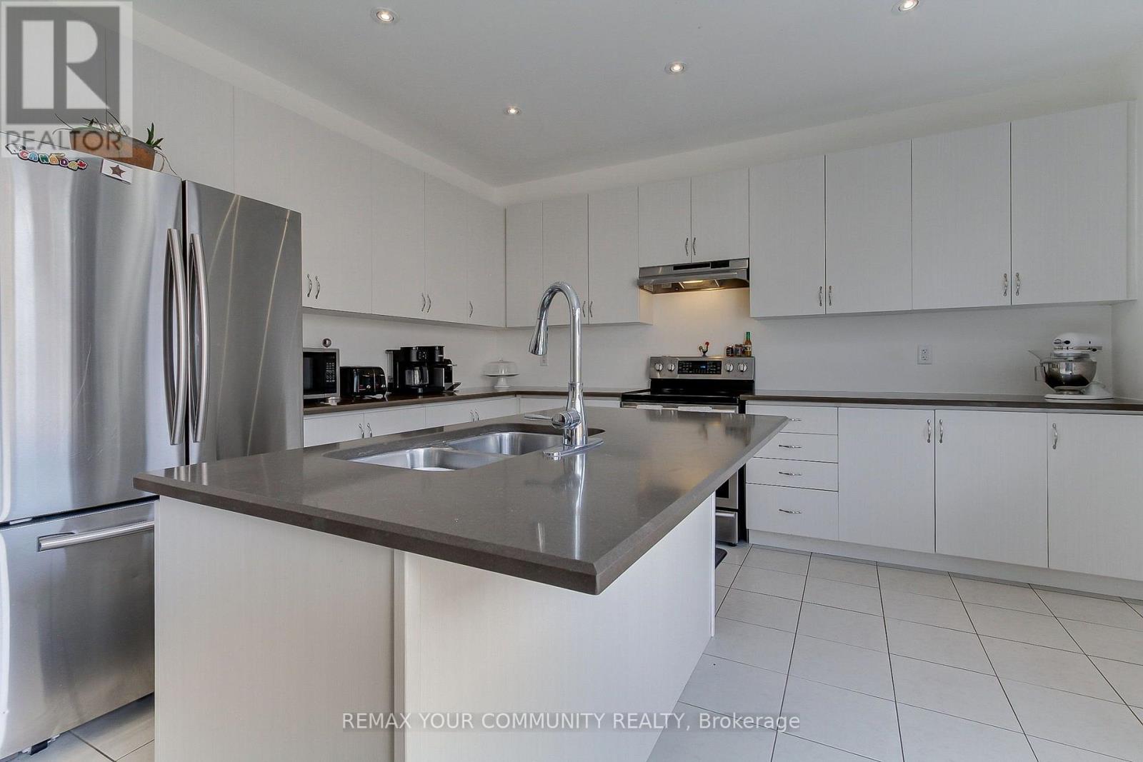 26 Hodgson Road, Bradford West Gwillimbury (Bradford), Ontario  L3Z 0V4 - Photo 14 - N13735550