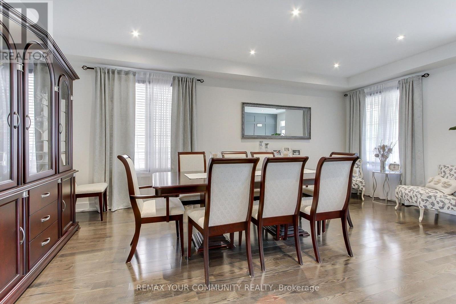 26 Hodgson Road, Bradford West Gwillimbury (Bradford), Ontario  L3Z 0V4 - Photo 8 - N13735550