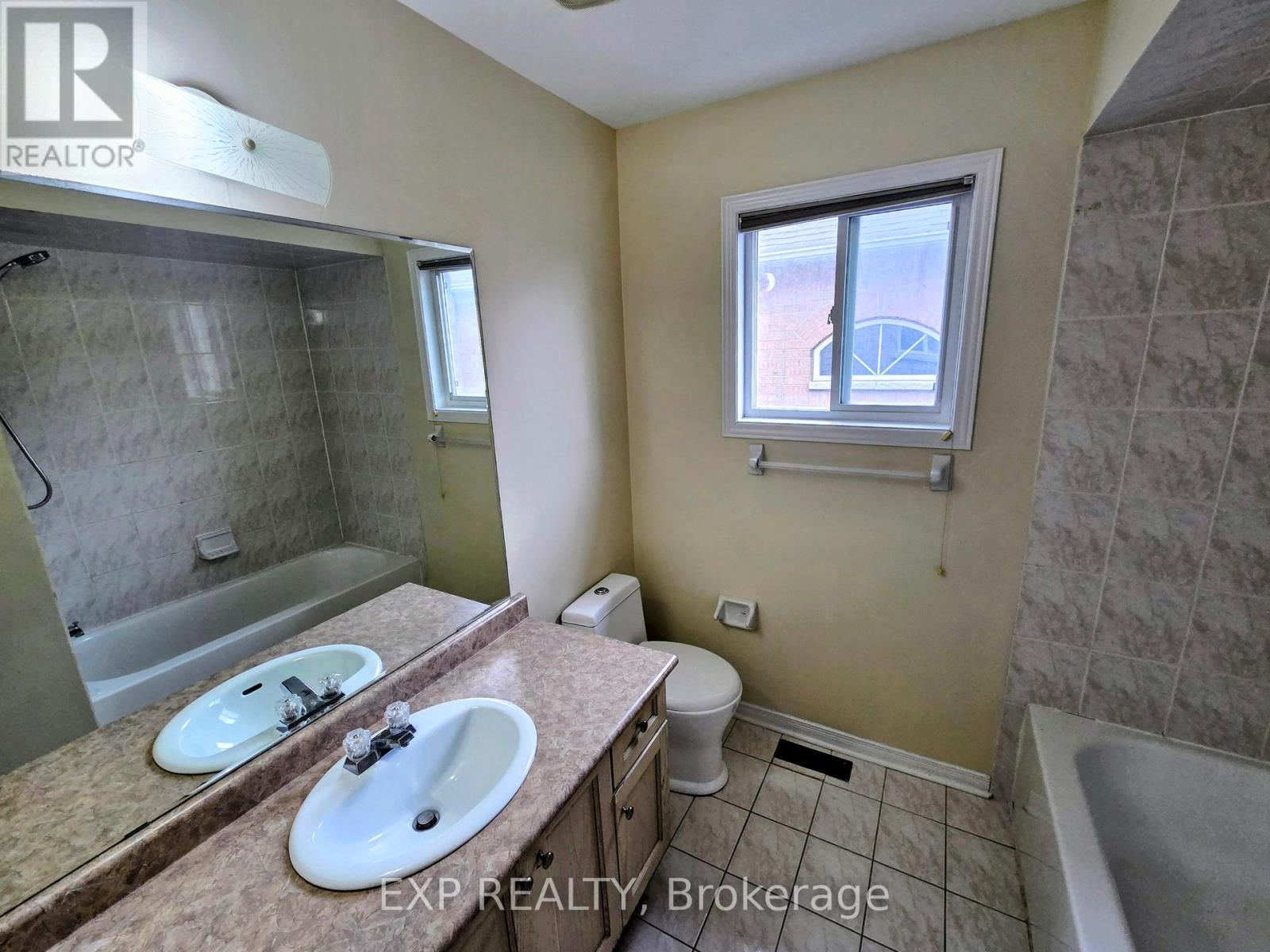 384 Flagstone Way, Newmarket, Ontario  L3X 2R3 - Photo 12 - N13735562