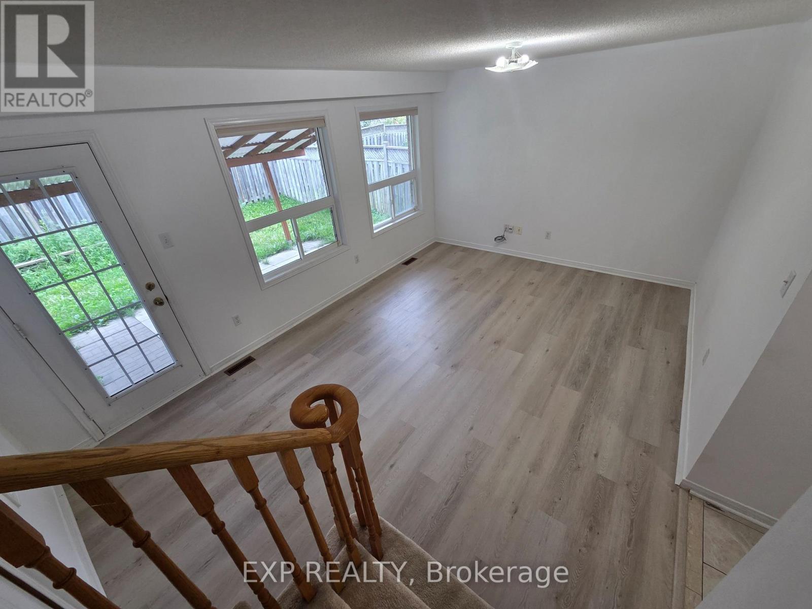 384 Flagstone Way, Newmarket, Ontario  L3X 2R3 - Photo 7 - N13735562