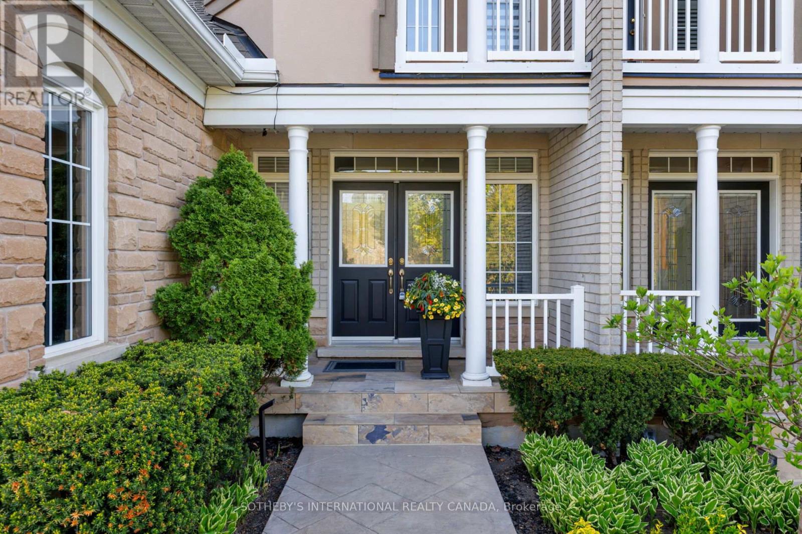 463 Crossing Bridge Place, Aurora, Ontario L4G 7N1 - Photo 3 - N13735672