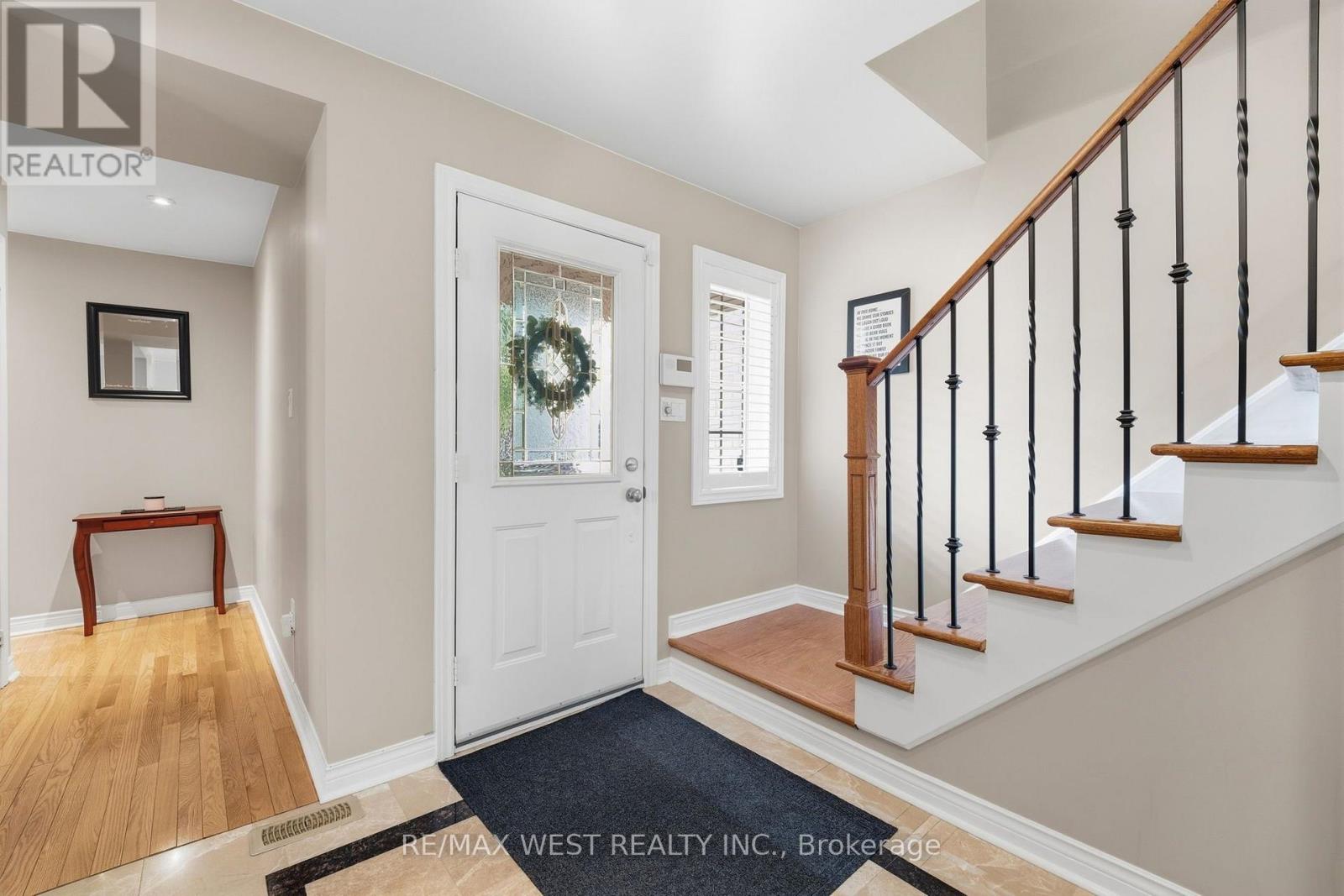 149 Deerglen Terrace, Aurora, Ontario  L4G 6Y4 - Photo 3 - N13735674