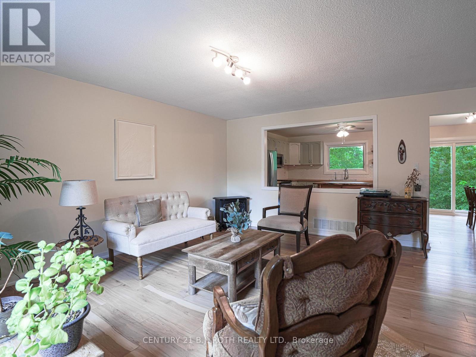 26 Bedford Road, Georgina, Ontario  L0E 1R0 - Photo 16 - N13735816