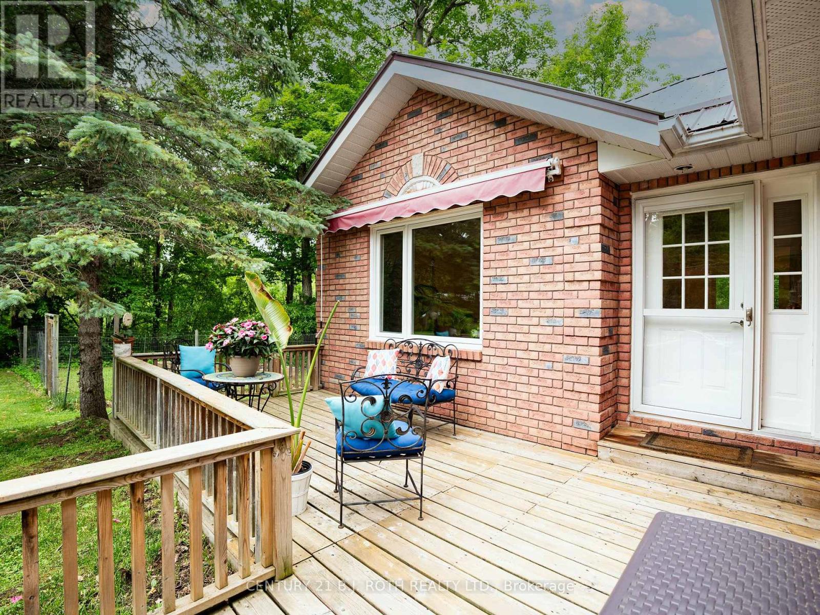 26 Bedford Road, Georgina, Ontario  L0E 1R0 - Photo 6 - N13735816
