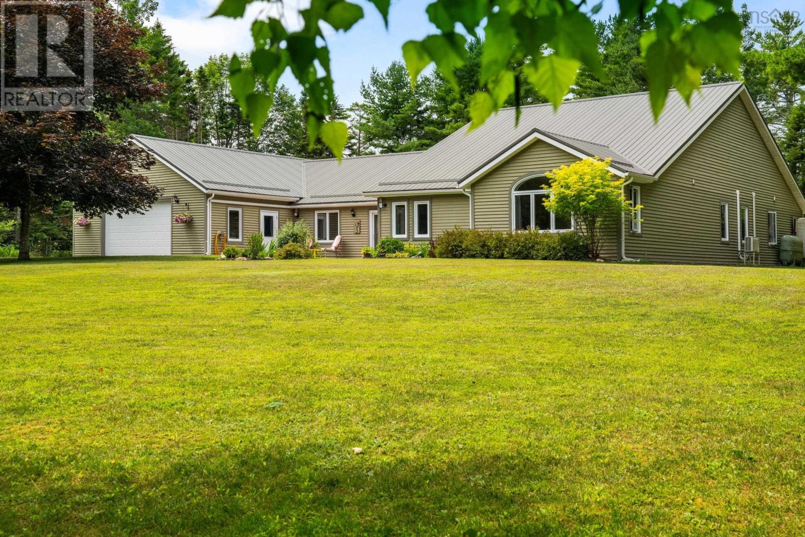 532 Oakland Road, Indian Point, Nova Scotia  B0J 2E0 - Photo 2 - 202604791