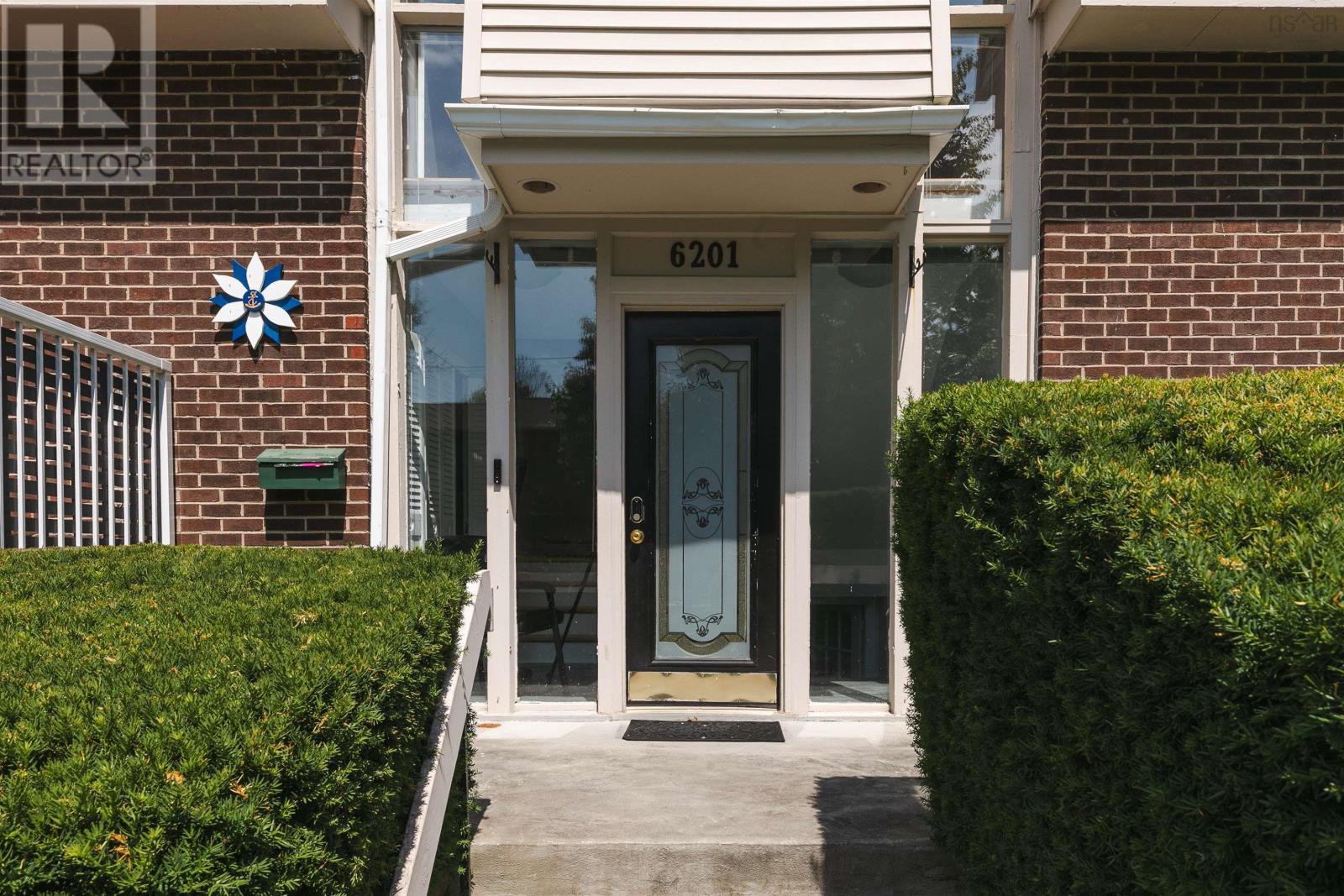 6201 Regina Terrace, Halifax, Nova Scotia  B3H 1N4 - Photo 2 - 202617859